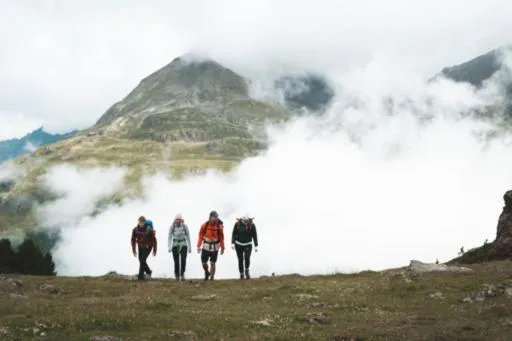 Hiking in VIER Studios & Restaurant