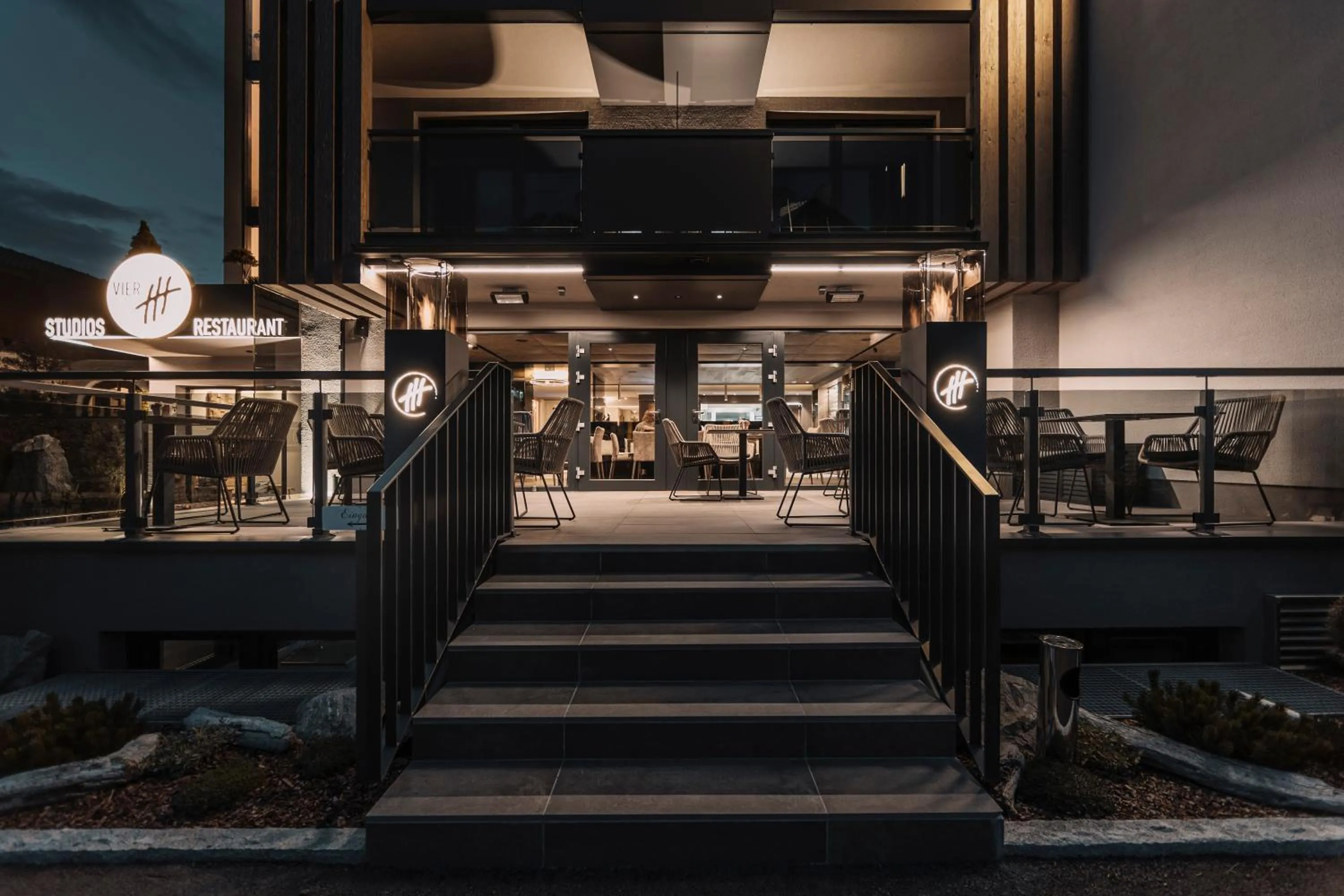 Property building in VIER Studios & Restaurant