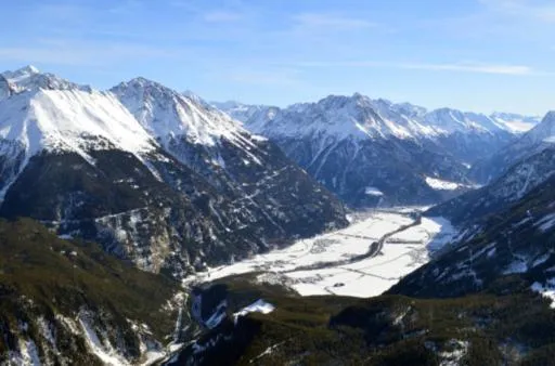 Mountain view in VIER Studios & Restaurant