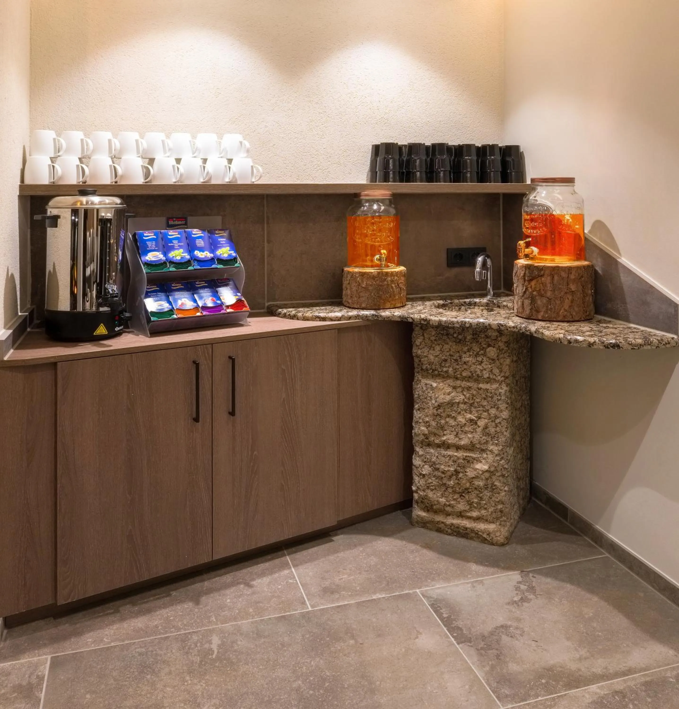 Spa and wellness centre/facilities in VIER Studios & Restaurant