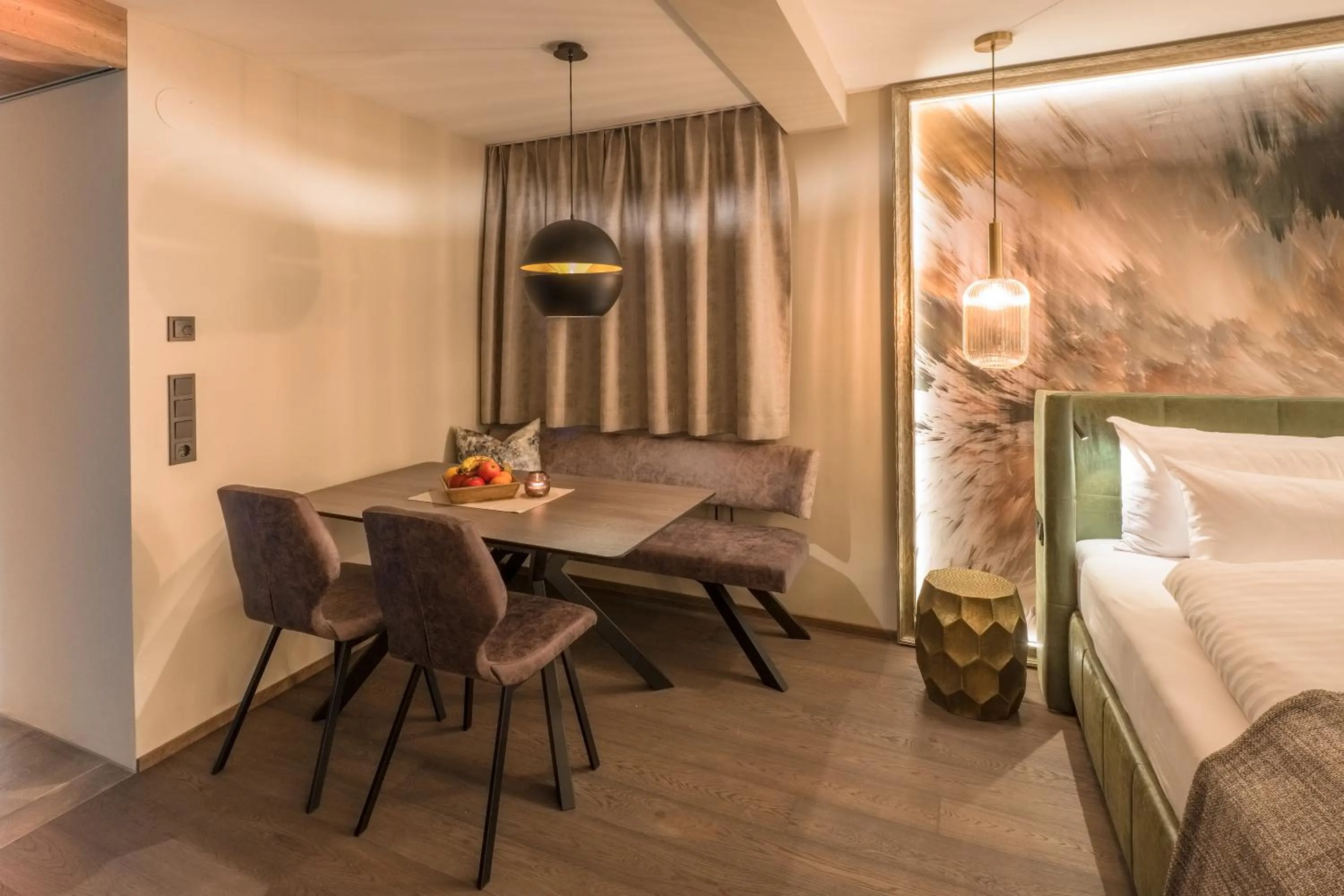 Dining area, Bed in VIER Studios & Restaurant