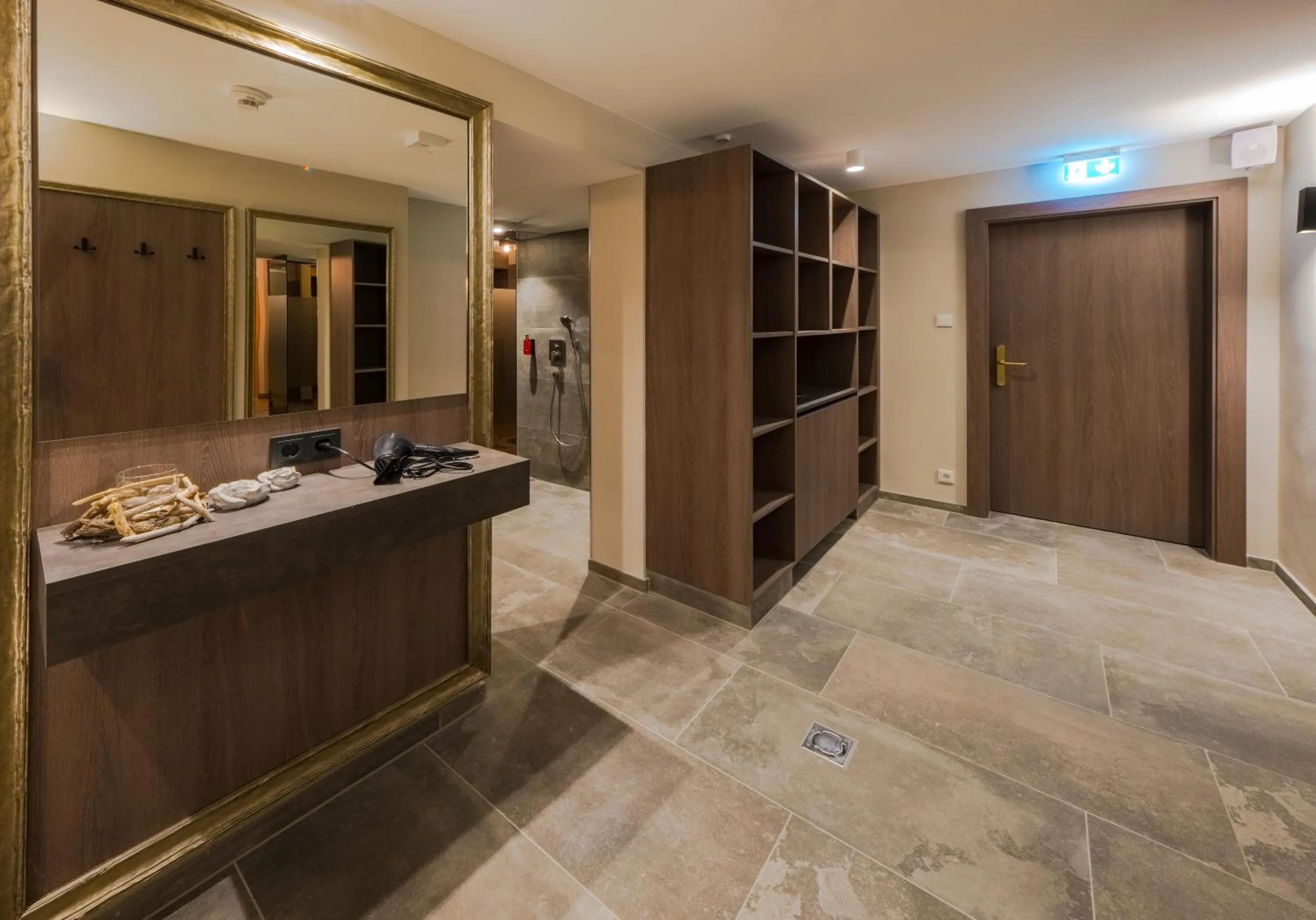 Spa and wellness centre/facilities in VIER Studios & Restaurant