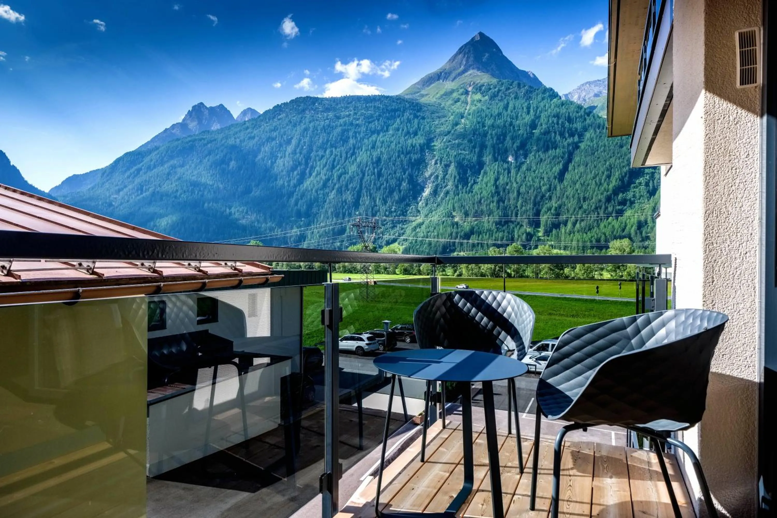 Balcony/Terrace in VIER Studios & Restaurant