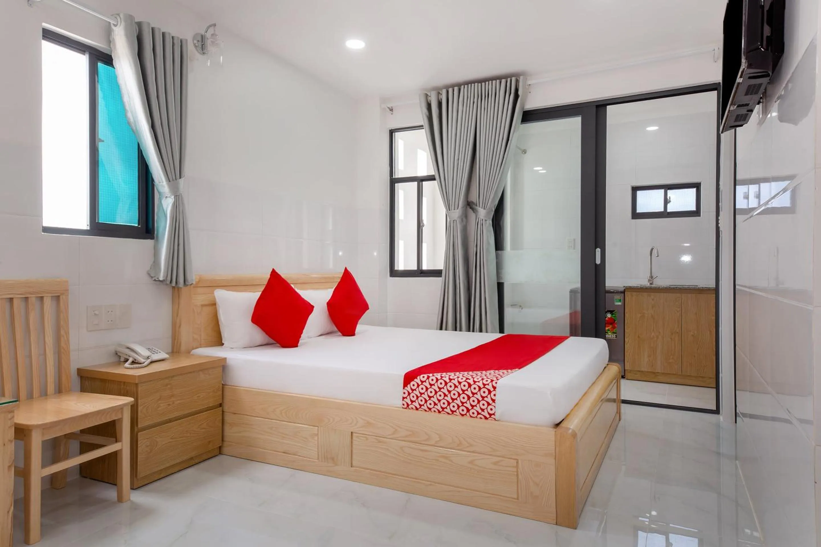 Bedroom, Bed in OYO 942 Cuong Hai Apartment