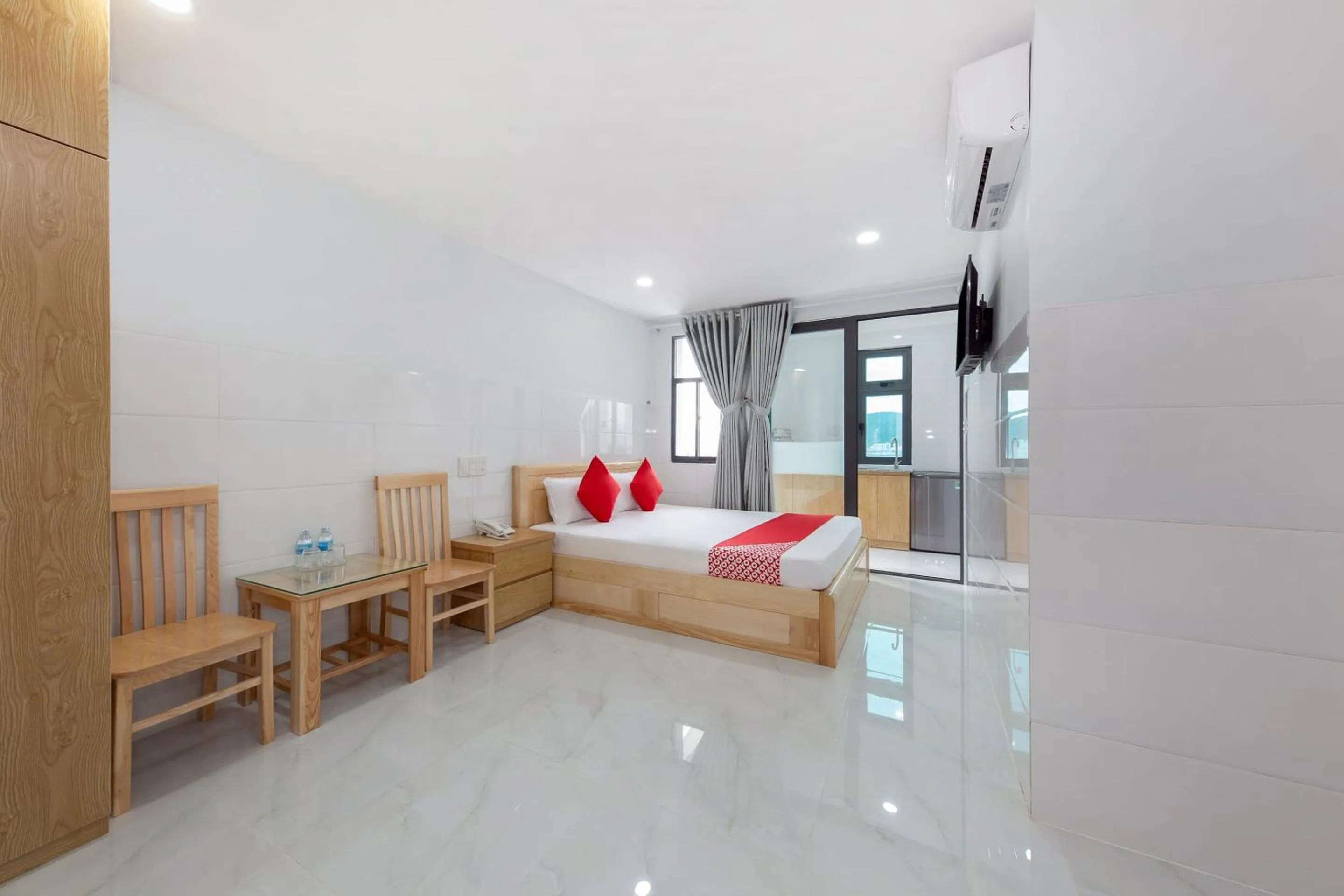 Bedroom, Bed in OYO 942 Cuong Hai Apartment