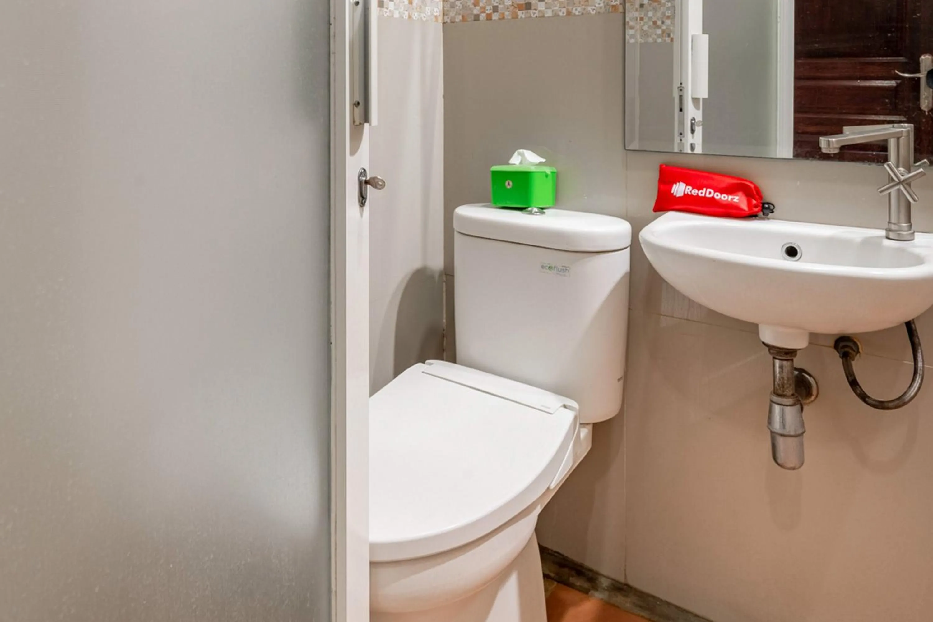 RedDoorz Syariah @ Soekarno Hatta Indah 2