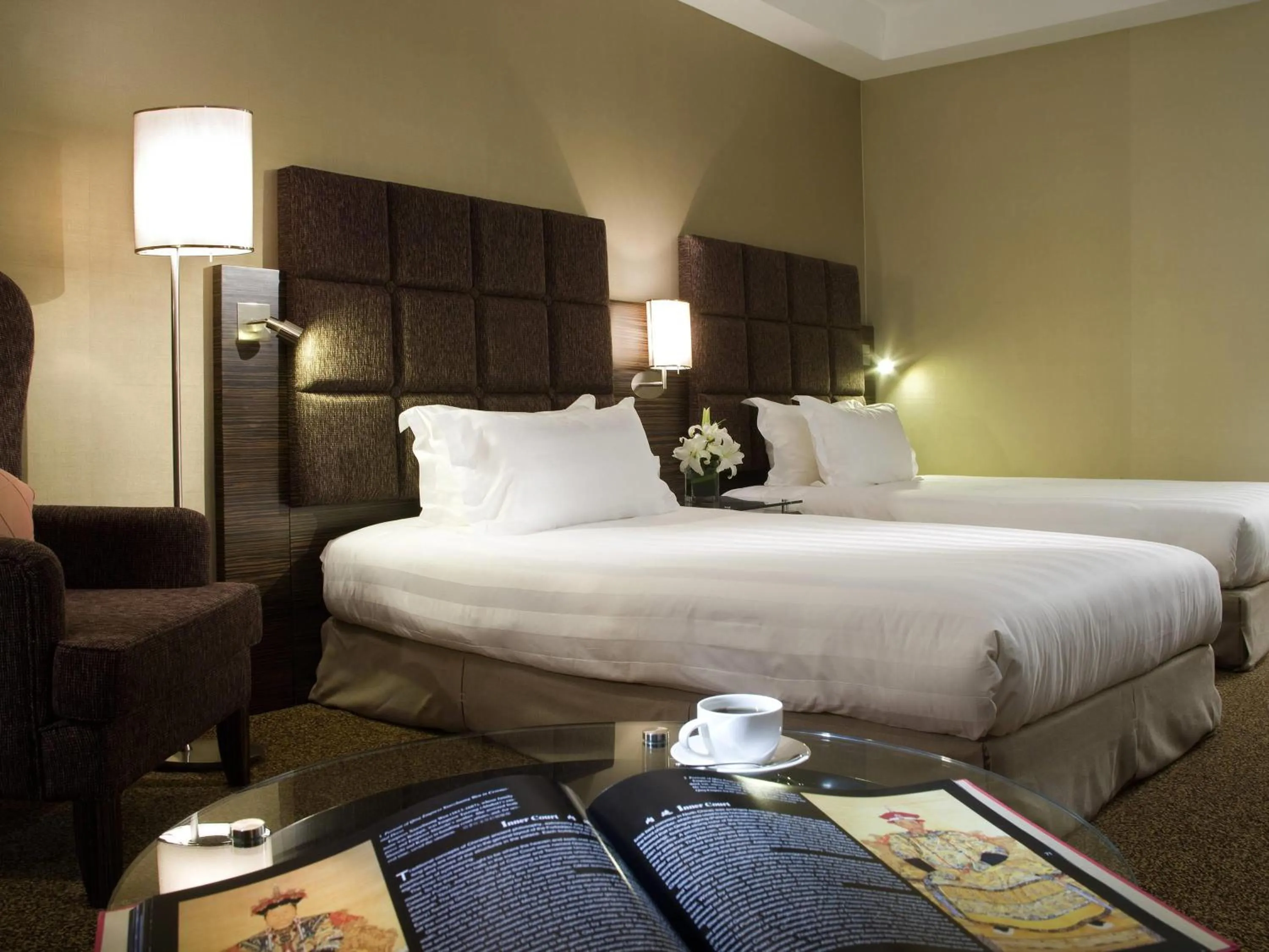 Bedroom in Peace Hotel Beijing