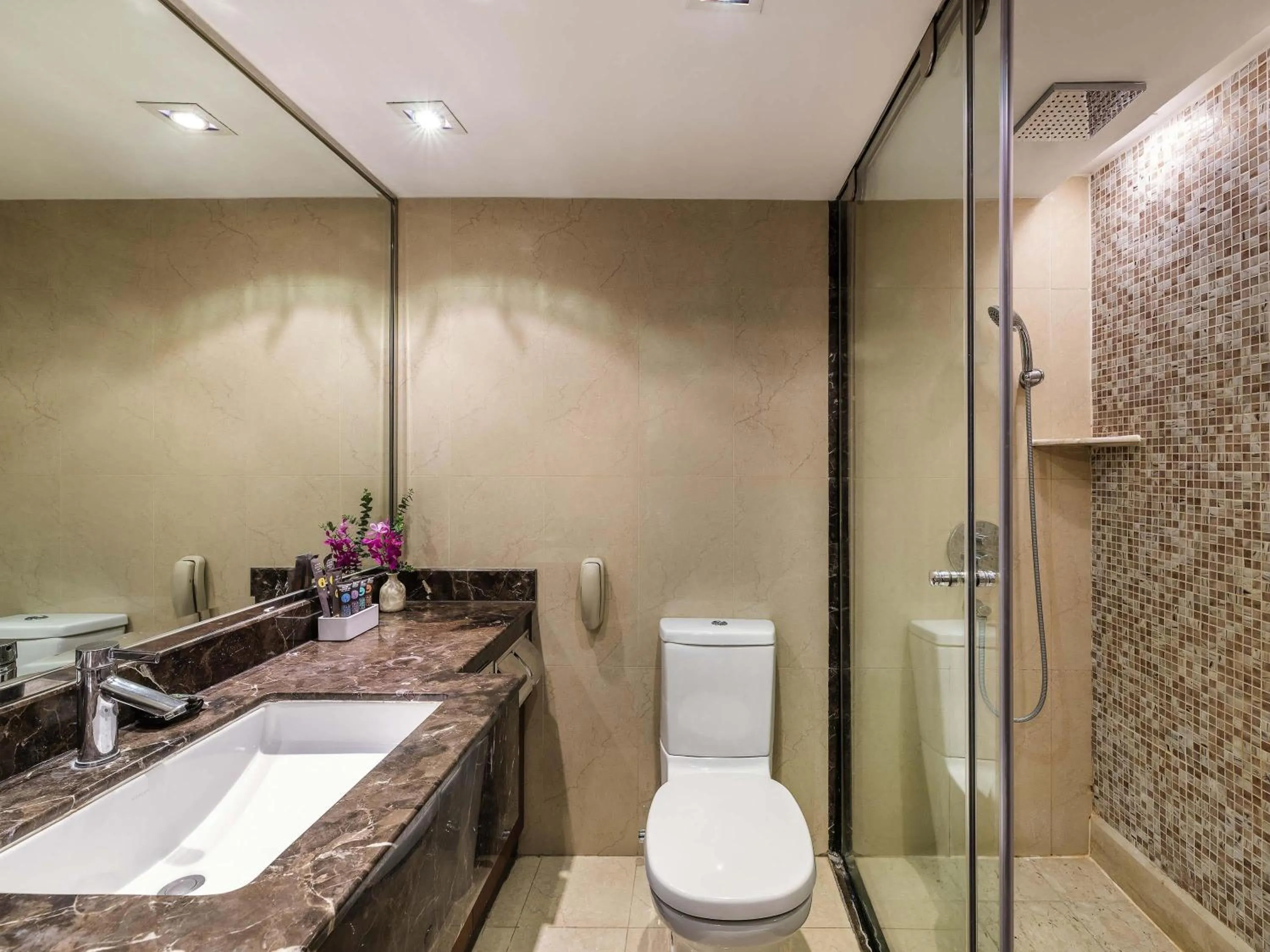 Bedroom in Peace Hotel Beijing