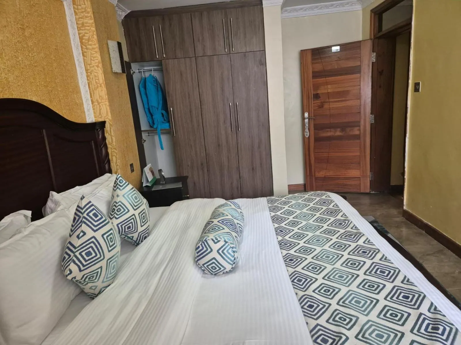 Bed in Asyana Gardens