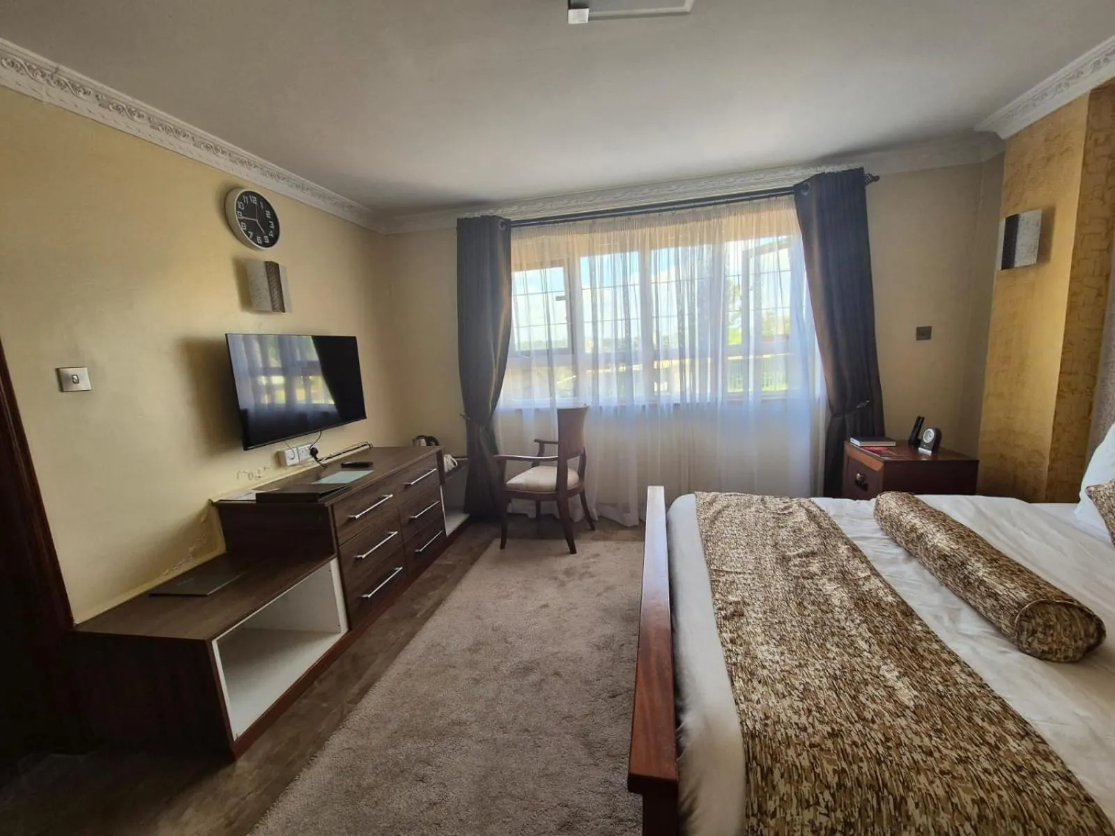 Bed in Asyana Gardens