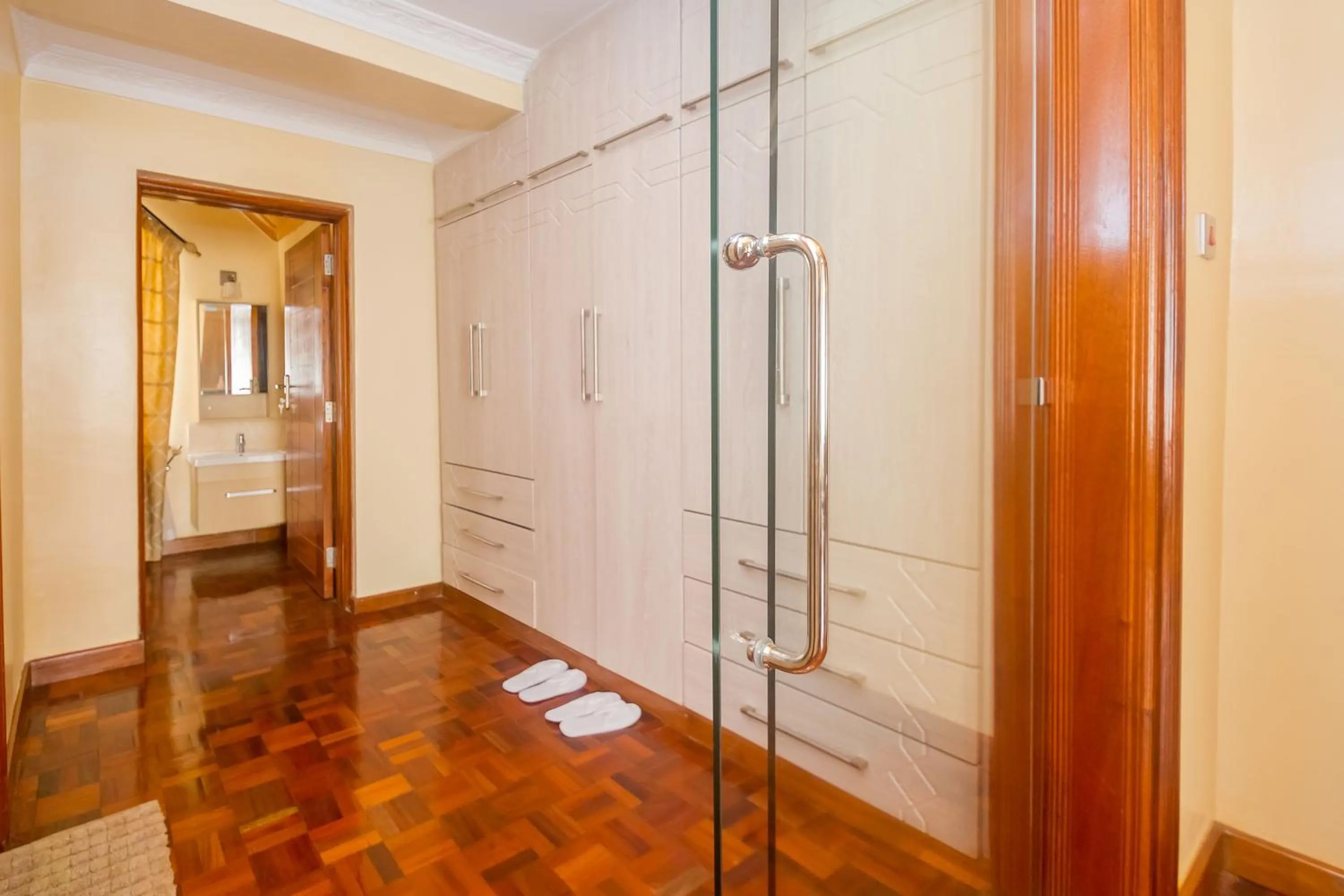 wardrobe in Asyana Gardens