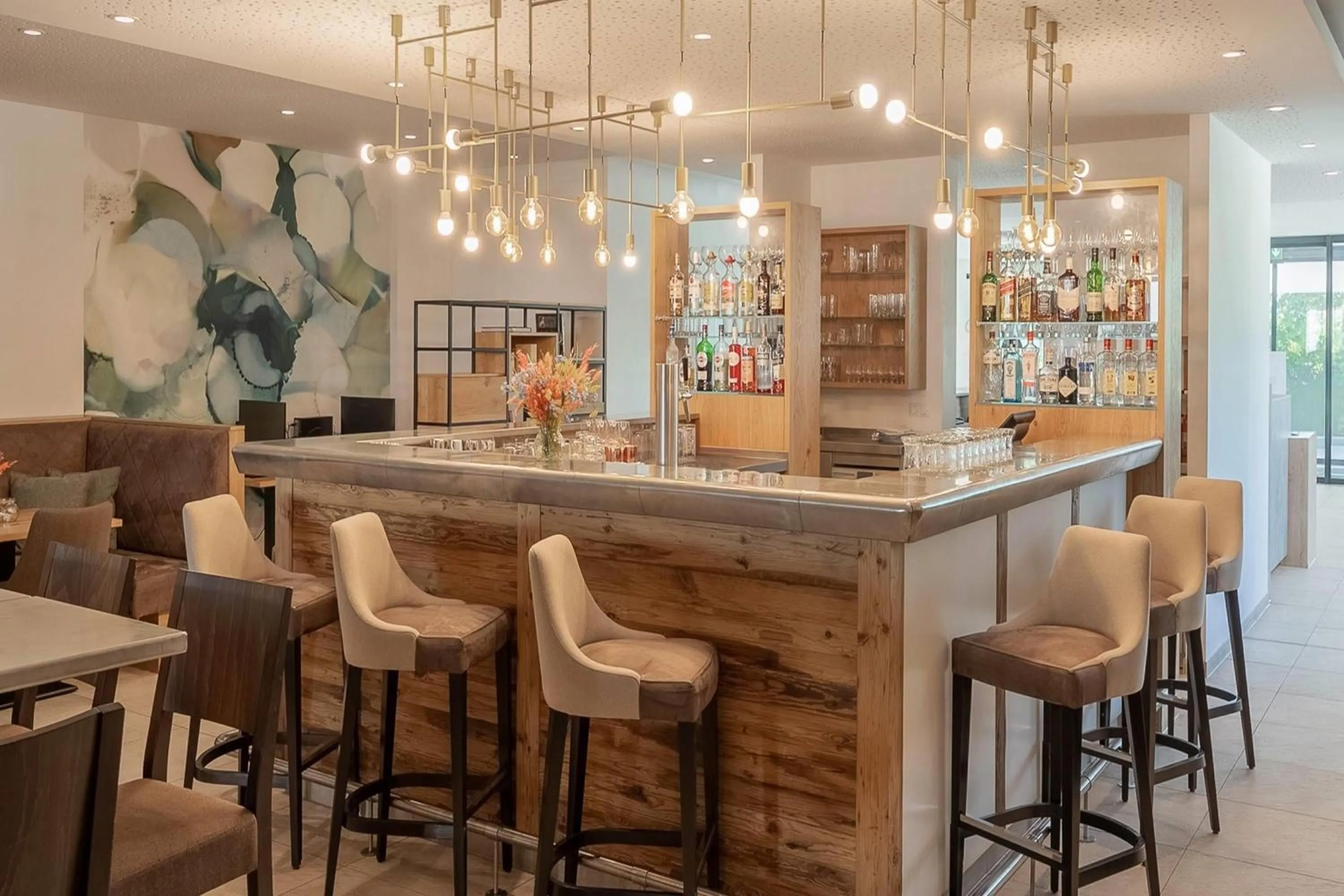 Lounge or bar in Wyndham Garden Munich Messe