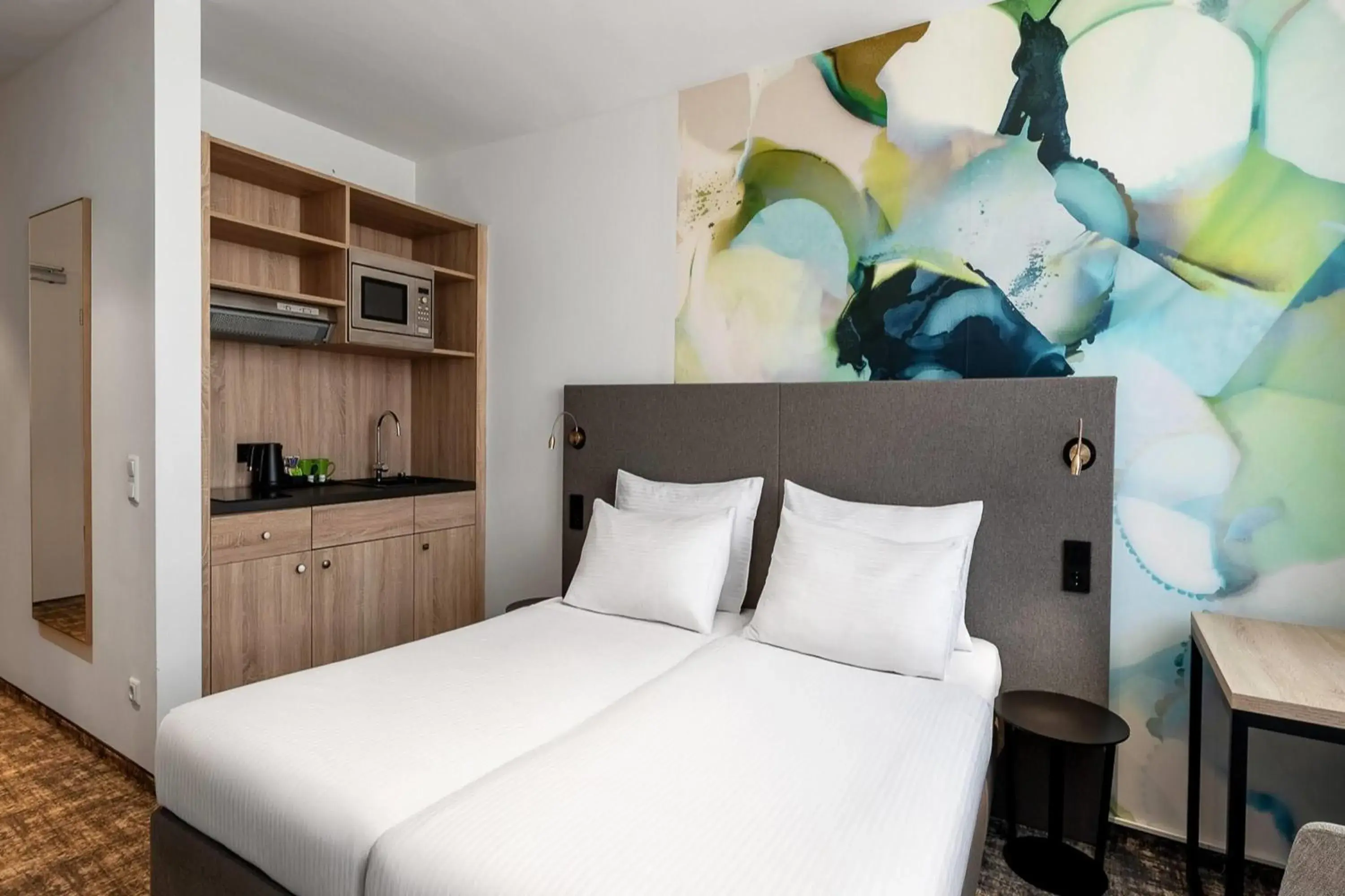 Photo of the whole room, Bed in Wyndham Garden Munich Messe Photo of the whole room, Bed in Wyndham Garden Munich Messe