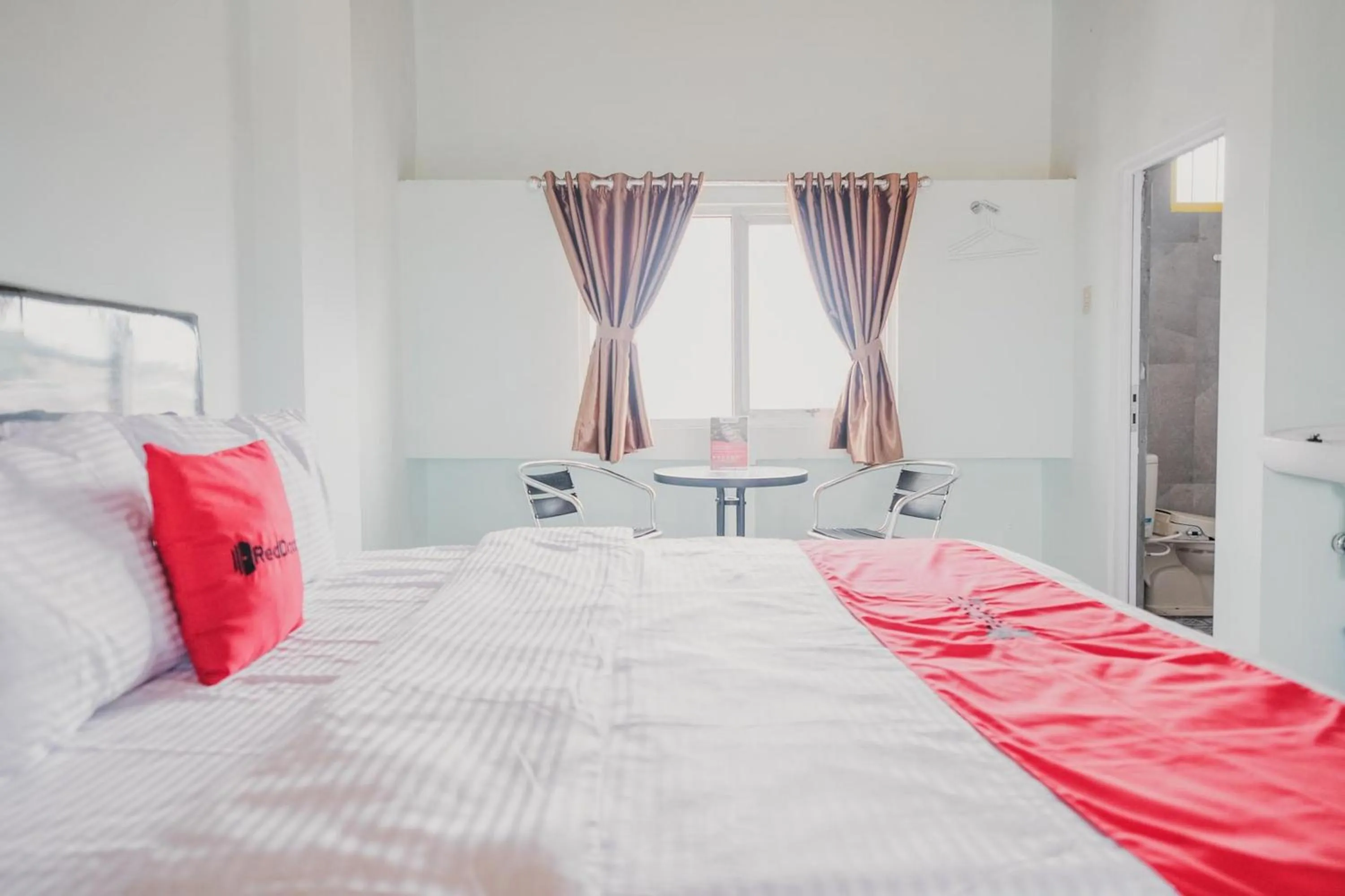 Bed in RedDoorz @ Jalan Pangeran Antasari Lampung 2