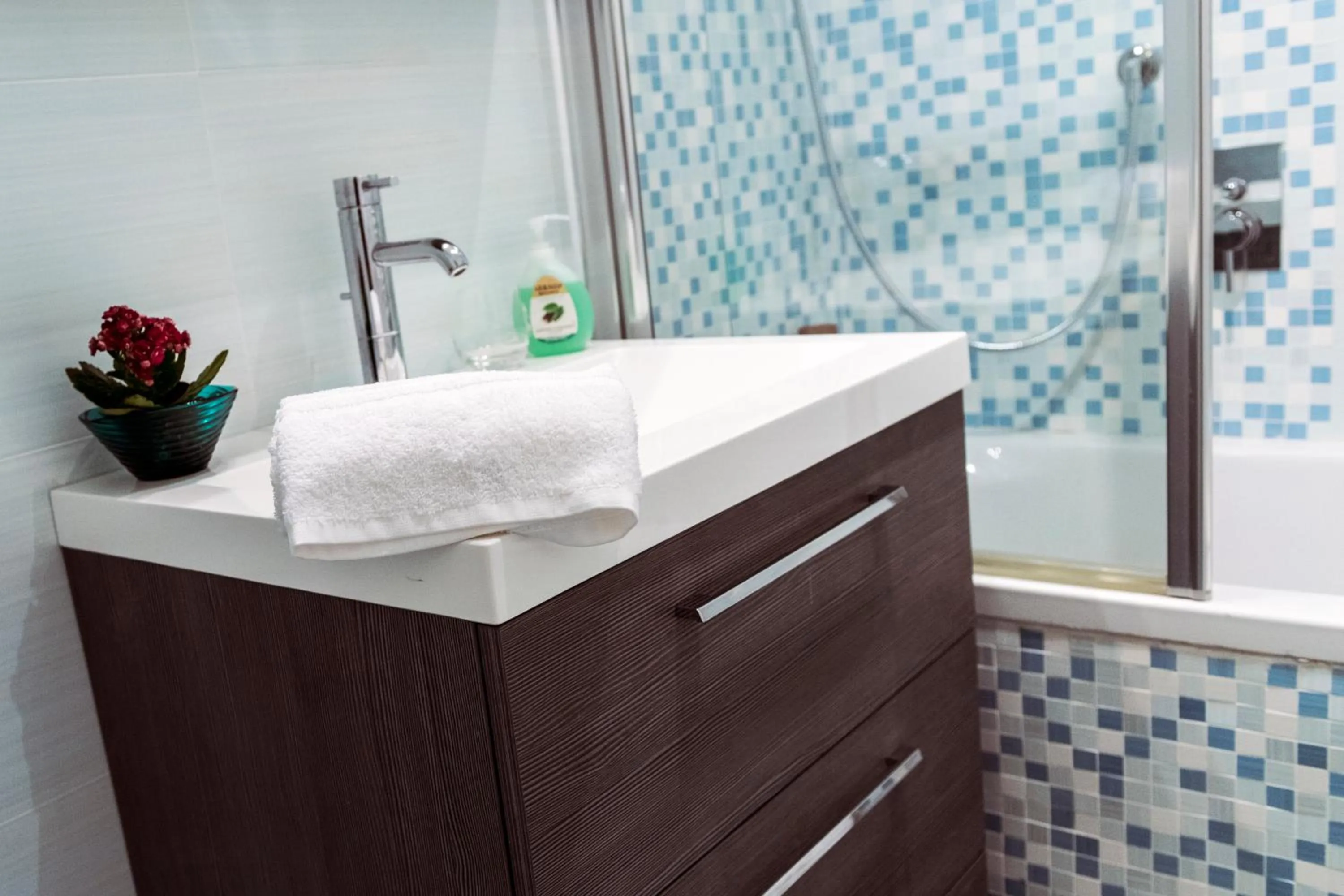 Shower in MURAT OTTO