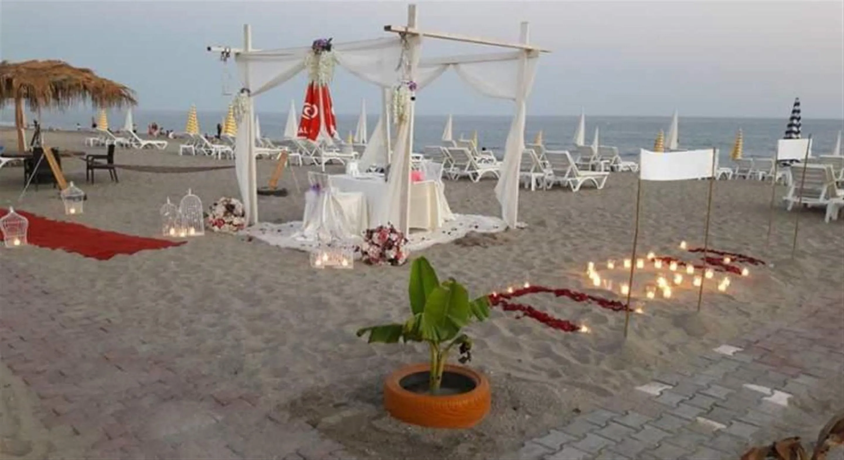 Beach in Yaman Life Hotel