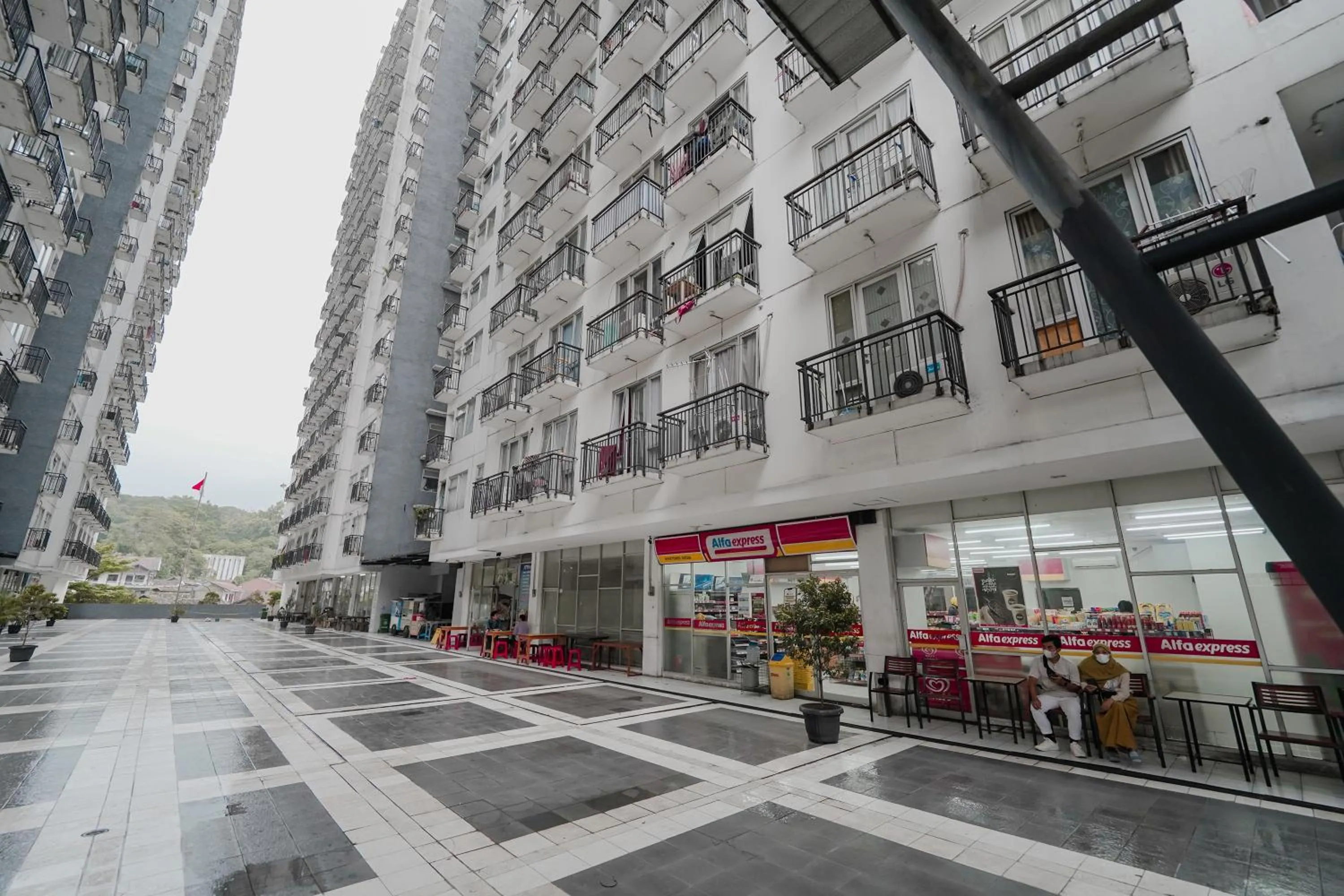 Property building in The Jarrdin by Bethania Pro