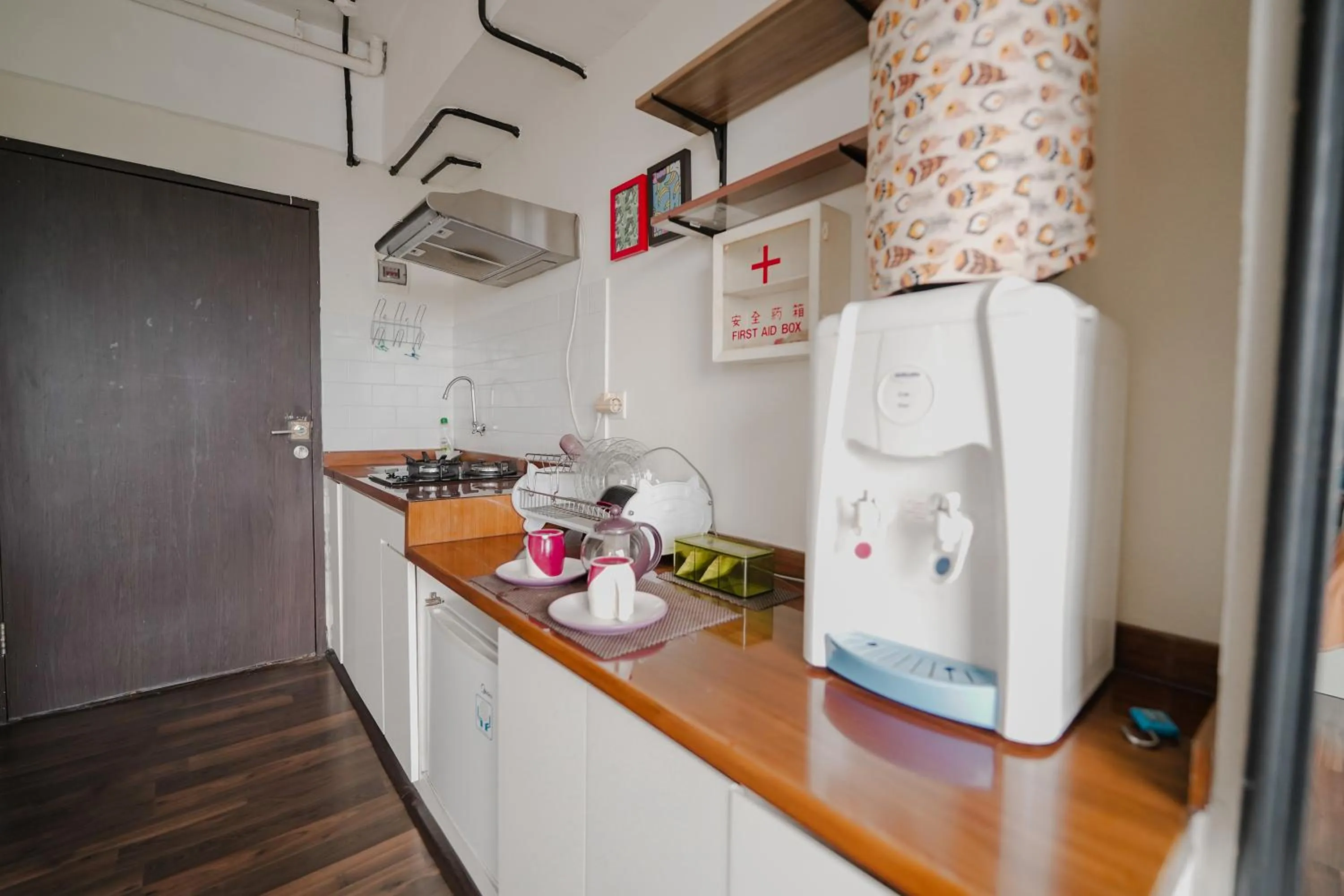 Kitchen or kitchenette in The Jarrdin by Bethania Pro