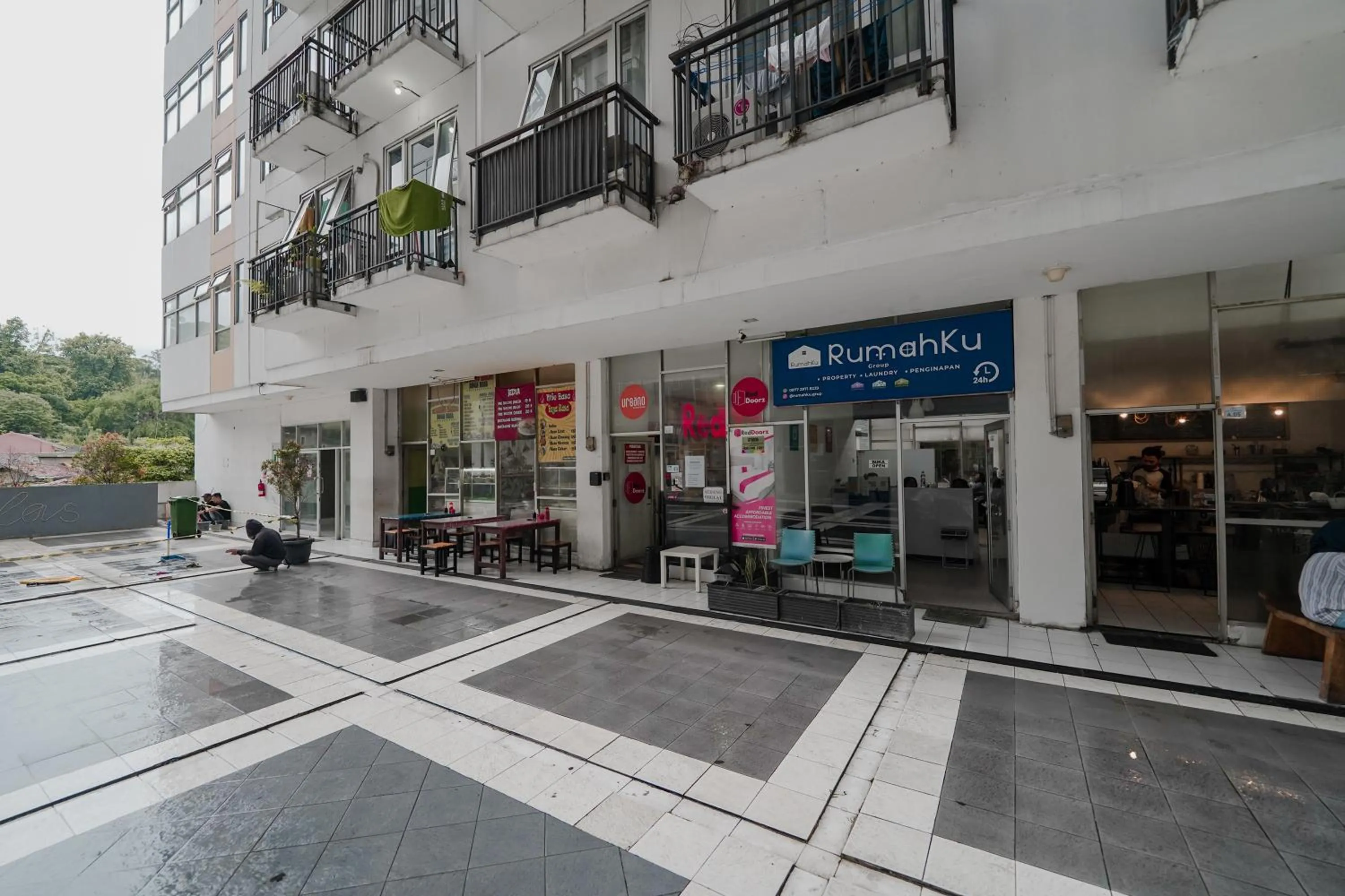 Property building in The Jarrdin by Bethania Pro