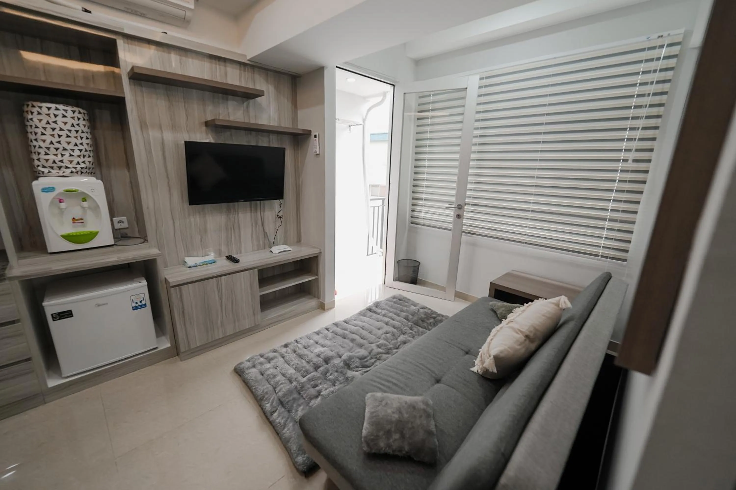 TV and multimedia, Bed in The Jarrdin by Bethania Pro