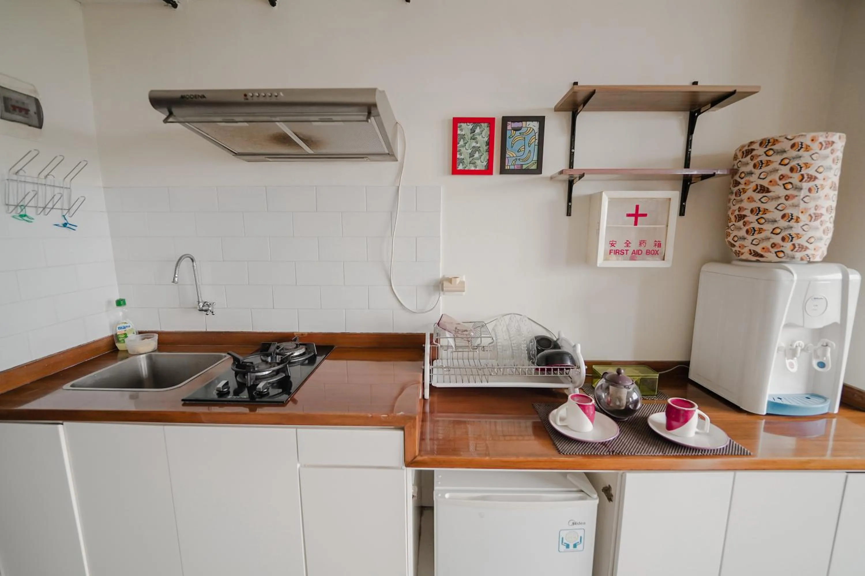 Kitchen or kitchenette in The Jarrdin by Bethania Pro