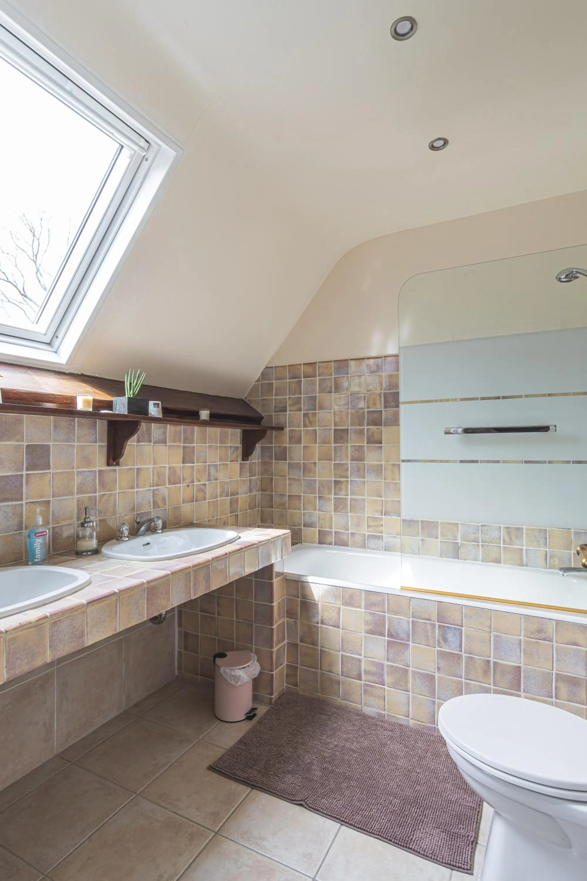 Bathroom in Bed and Breakfast Saultchevreuil, sur la route du Mont Saint Michel