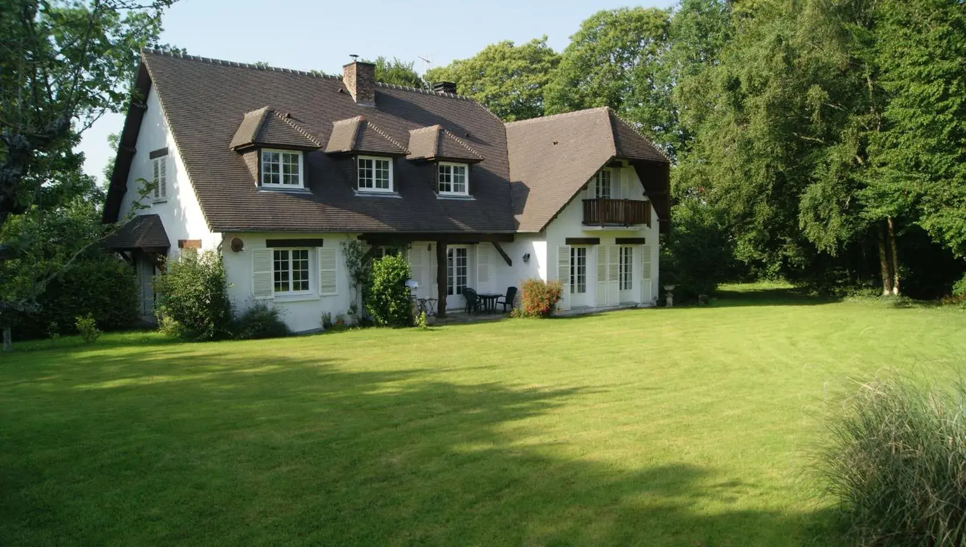 Family Room with Private Bathroom (Saultchevreuil) - single occupancy in Bed and Breakfast Saultchevreuil,, Villedieu les Poêles Family Room with Private Bathroom (Saultchevreuil) - single occupancy in Bed and Breakfast Saultchevreuil,, Villedieu les Poêles