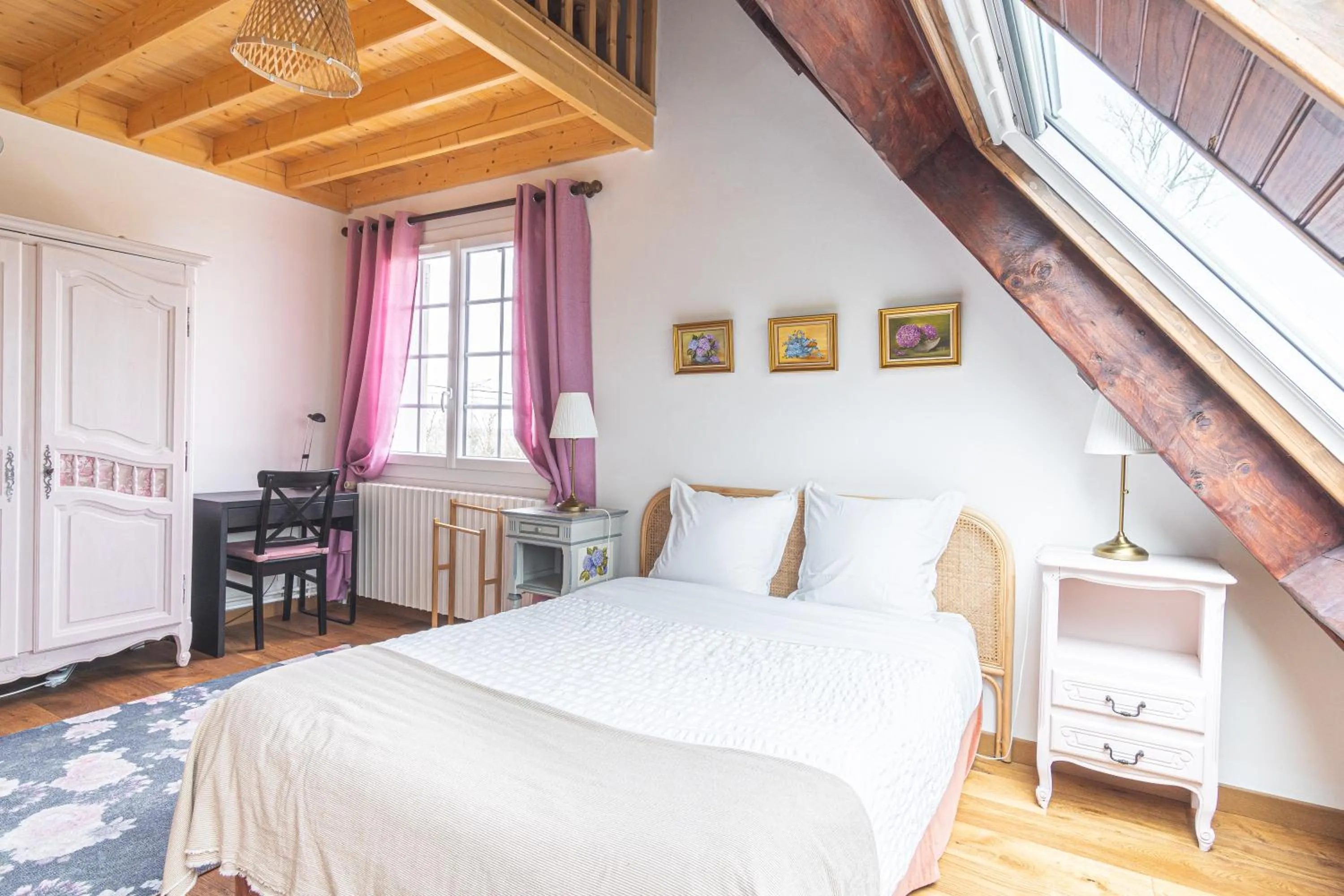 Photo of the whole room, Bed in Bed and Breakfast Saultchevreuil, sur la route du Mont Saint Michel