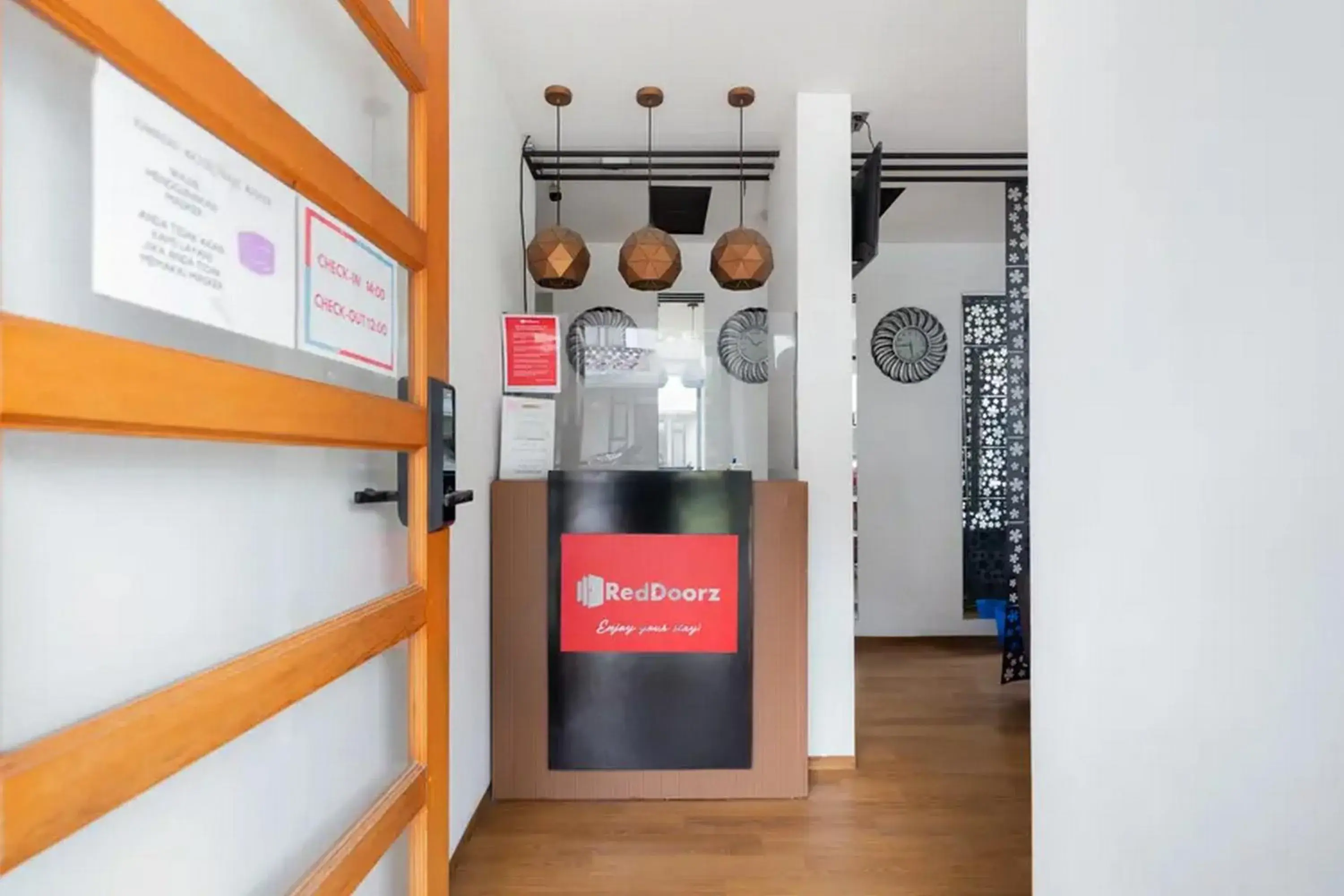 Lobby or reception in RedDoorz Plus near ICE BSD 2 Lobby or reception in RedDoorz Plus near ICE BSD 2