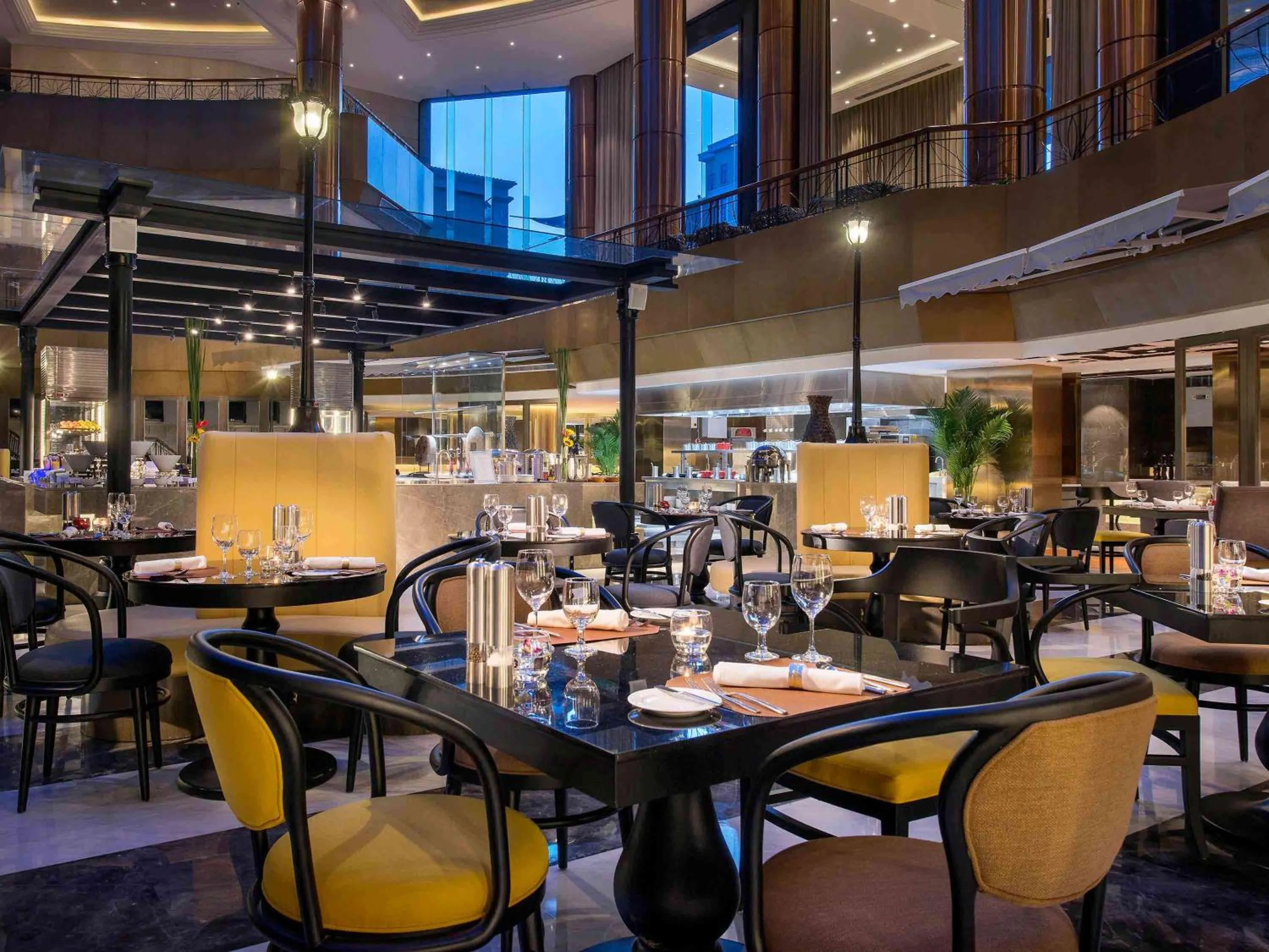Restaurant/places to eat in Sofitel Zhengzhou International