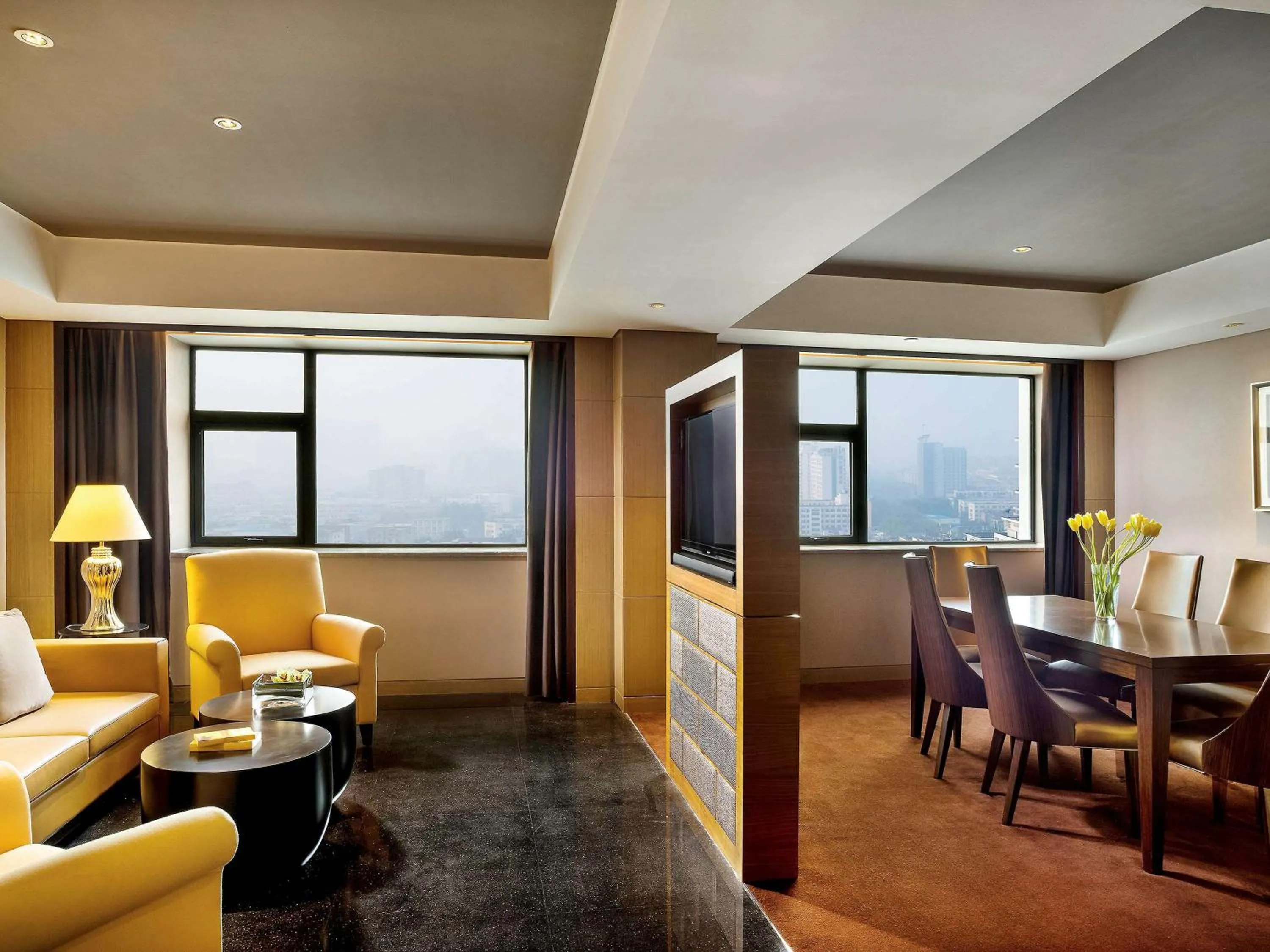 Photo of the whole room in Sofitel Zhengzhou International