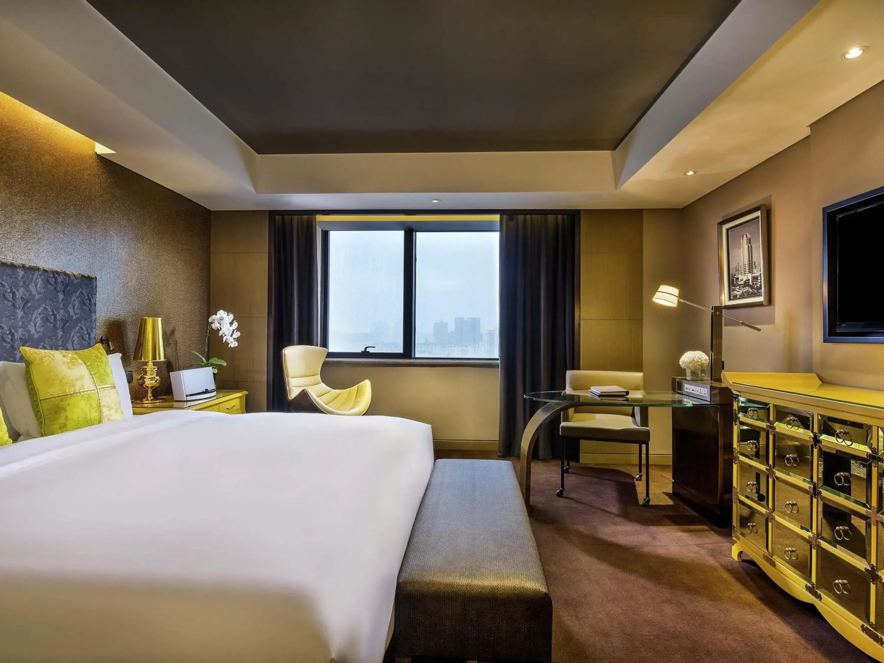 SUPERIOR ROOM with 1 King Size Bed, Club Millésime Access in Sofitel Zhengzhou International SUPERIOR ROOM with 1 King Size Bed, Club Millésime Access in Sofitel Zhengzhou International