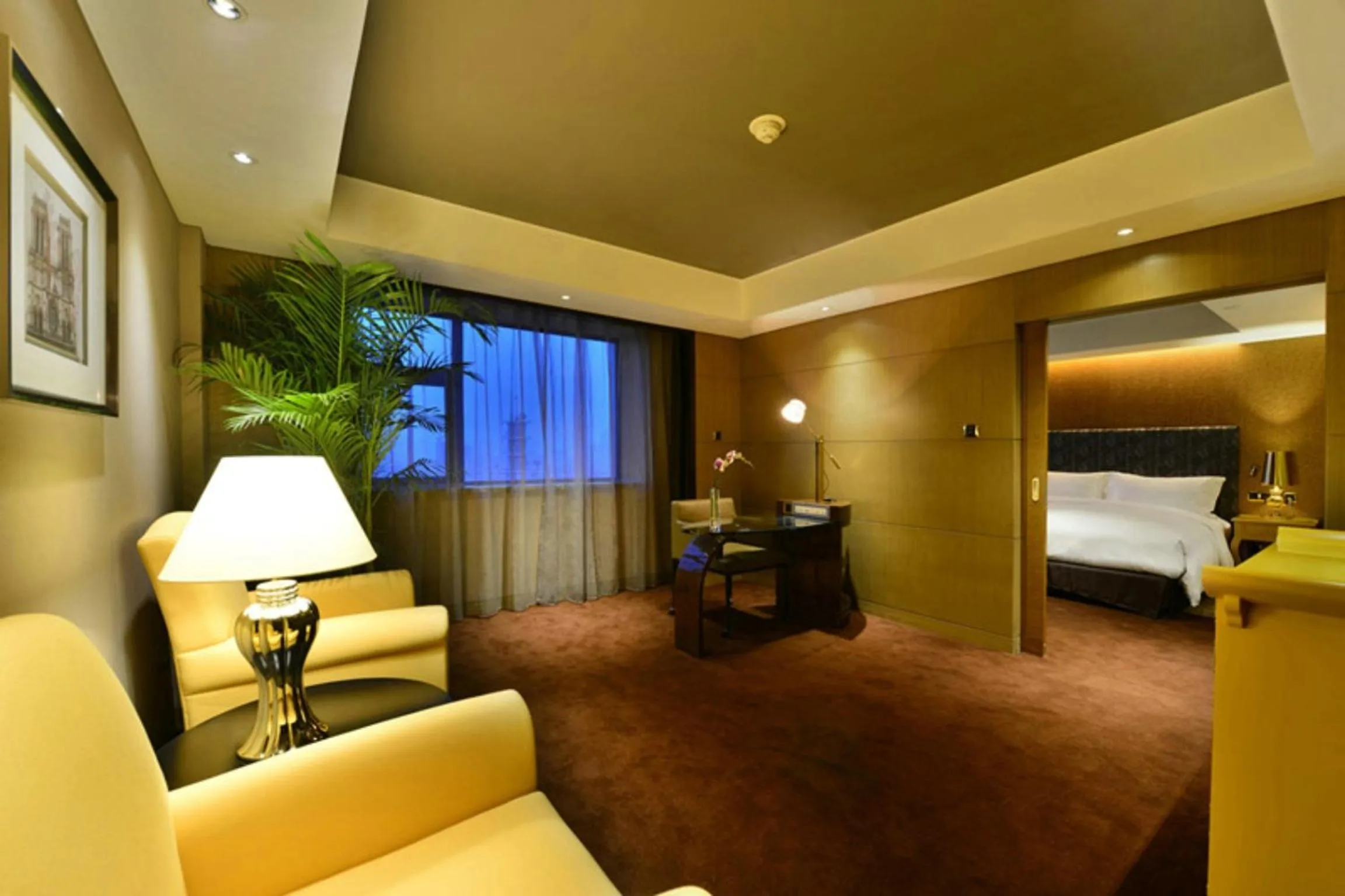 Photo of the whole room, Bed in Sofitel Zhengzhou International
