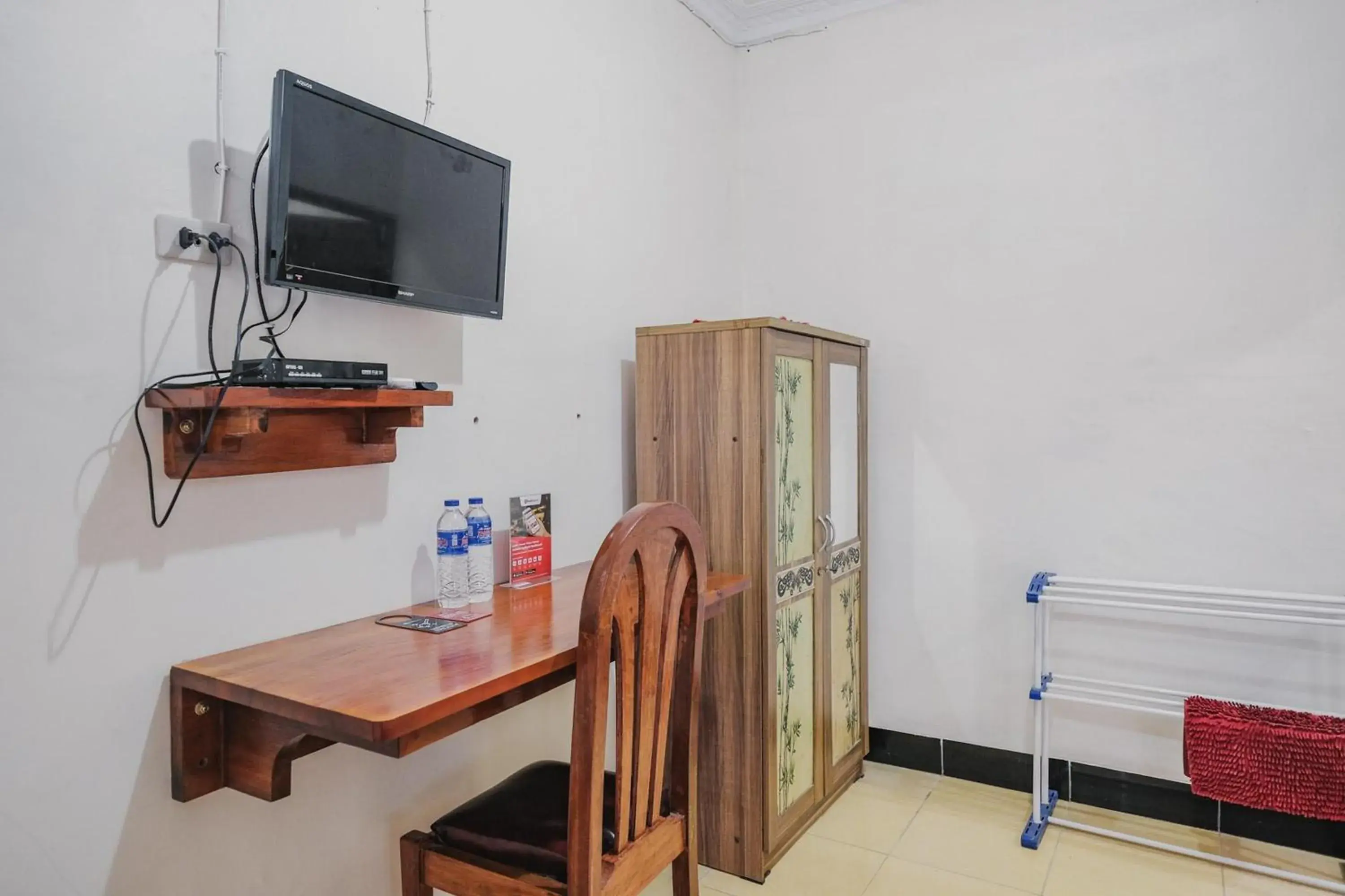 RedDoorz Syariah near Kebun Raya Liwa RedDoorz Syariah near Kebun Raya Liwa