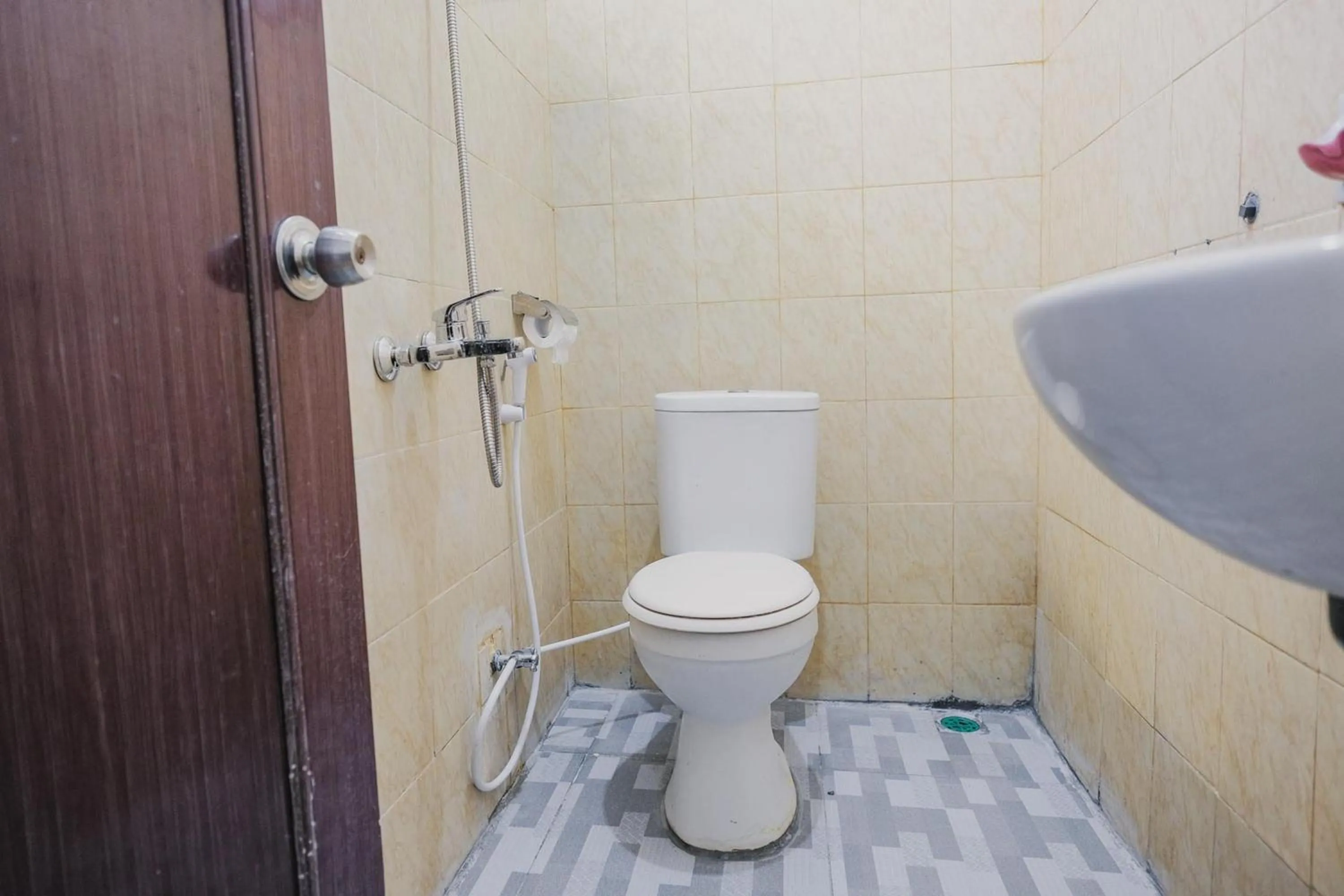 RedDoorz Syariah near Kebun Raya Liwa