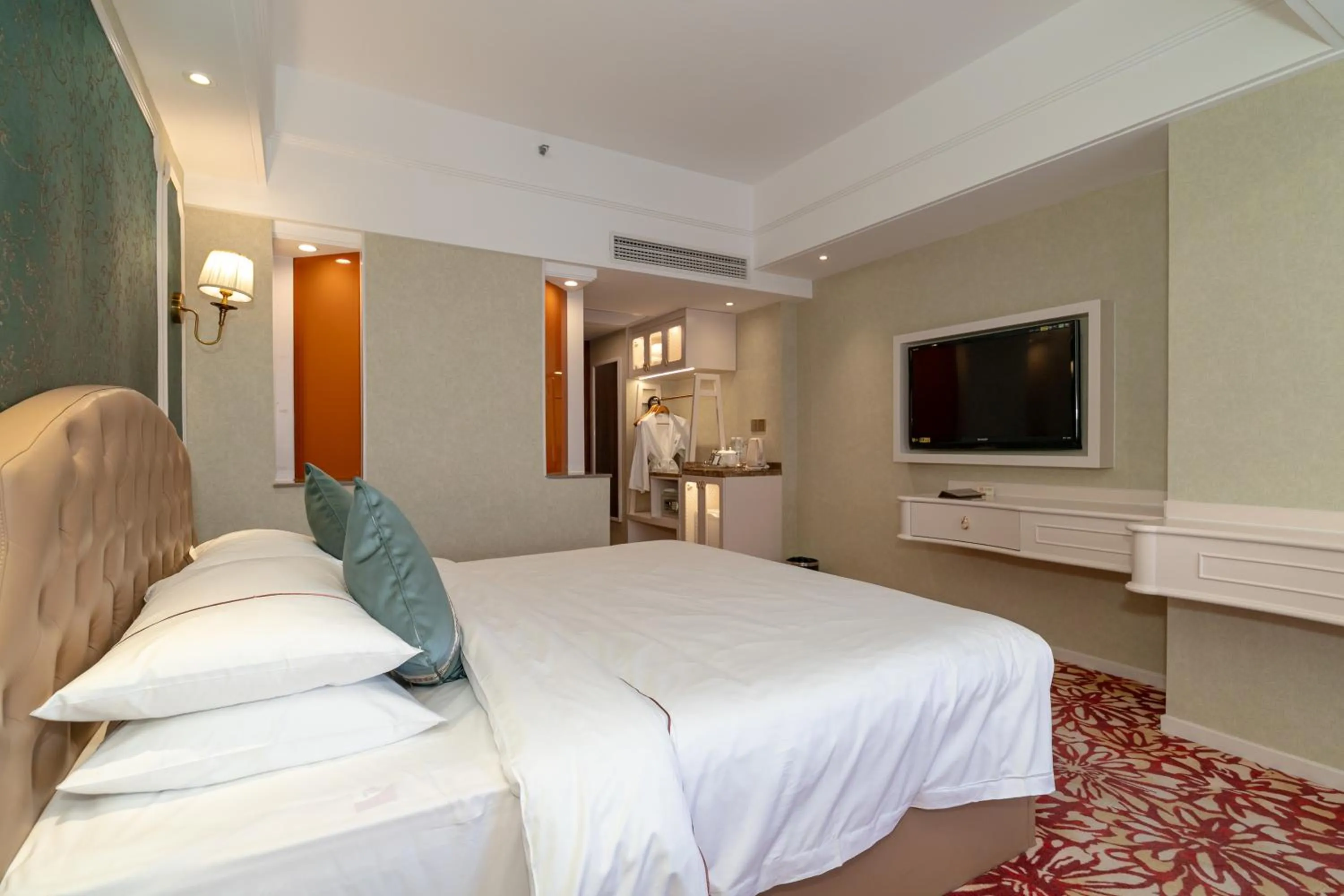 Bed in Guangdong Victory Hotel