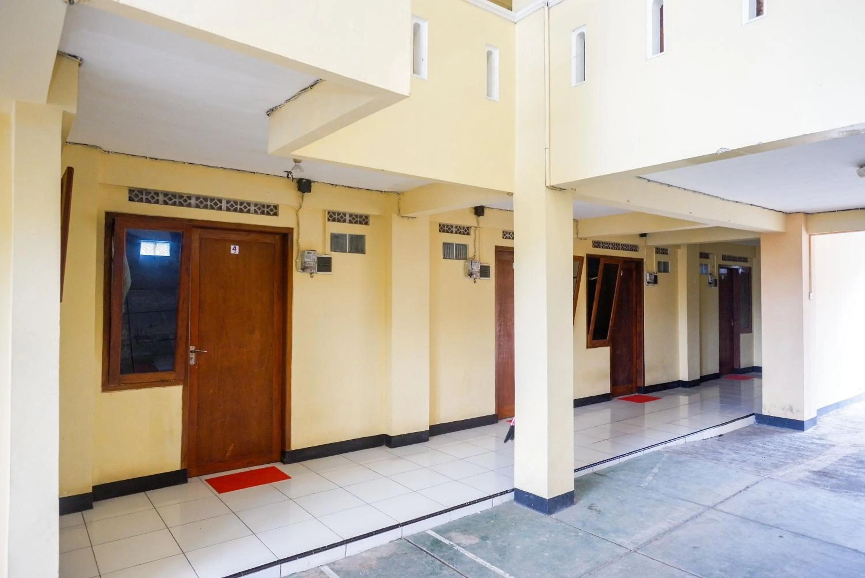 Property building in RedDoorz Syariah near GOR Satria 4