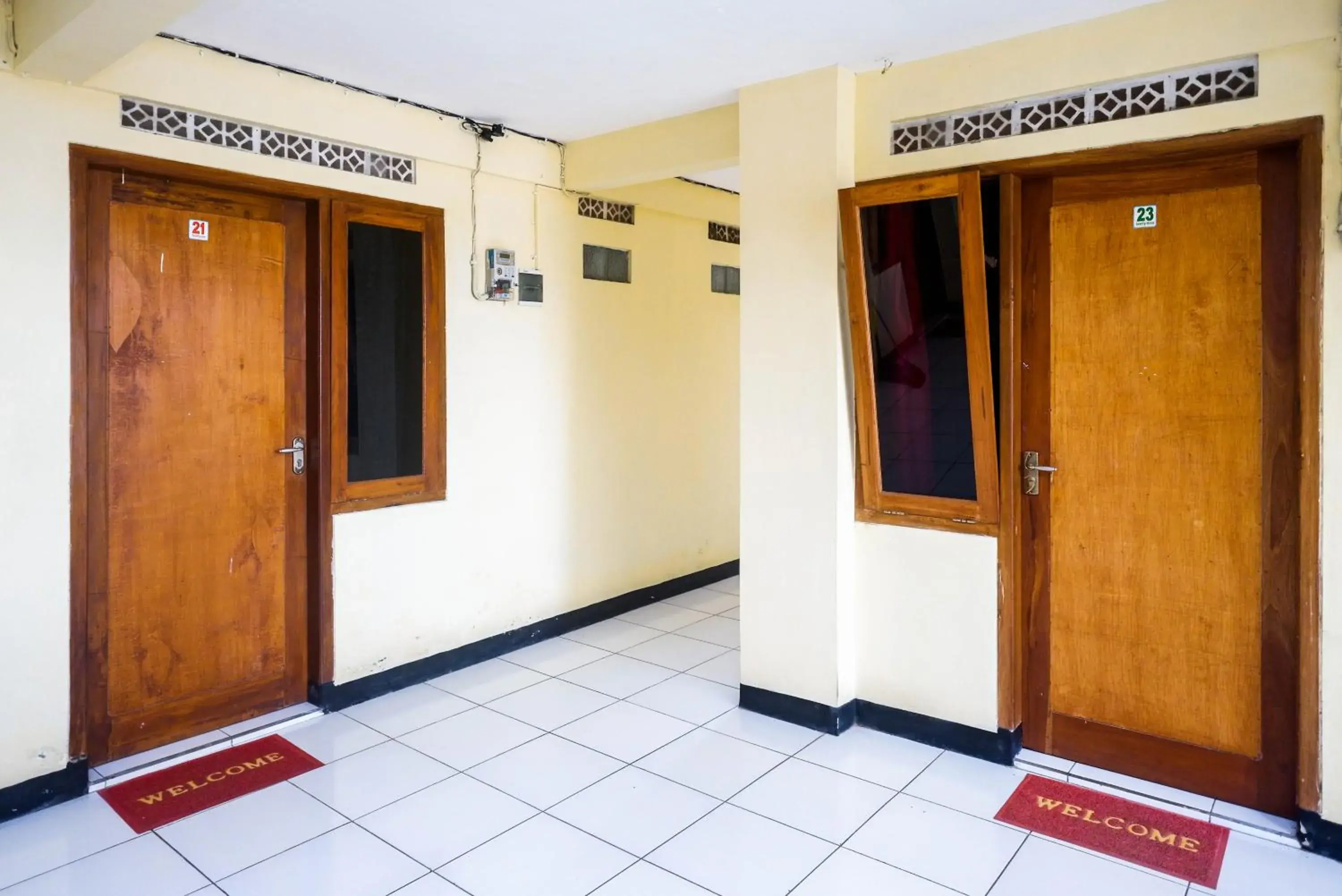 Property building in RedDoorz Syariah near GOR Satria 4 Property building in RedDoorz Syariah near GOR Satria 4