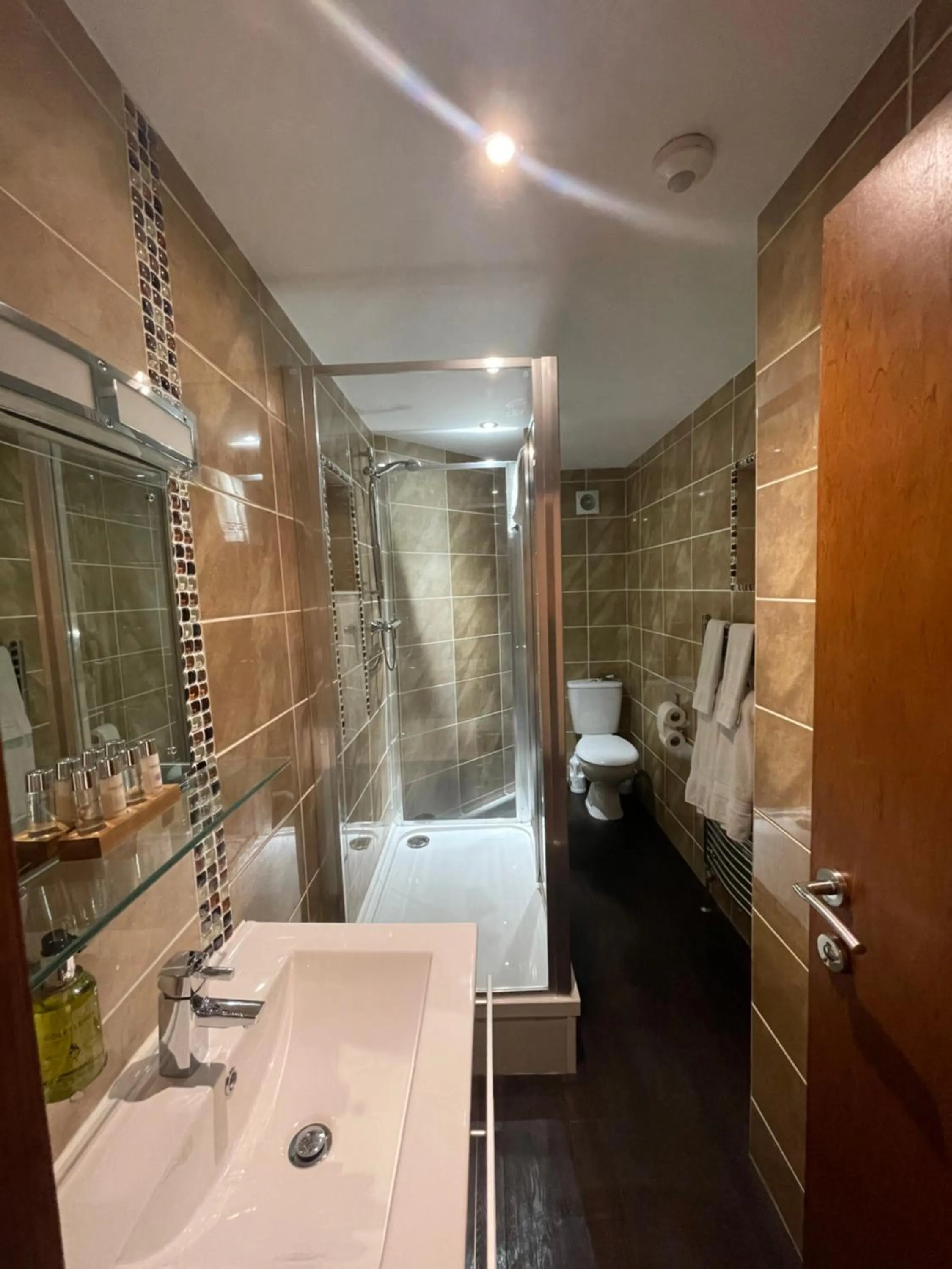 Shower in The Bell Guesthouse