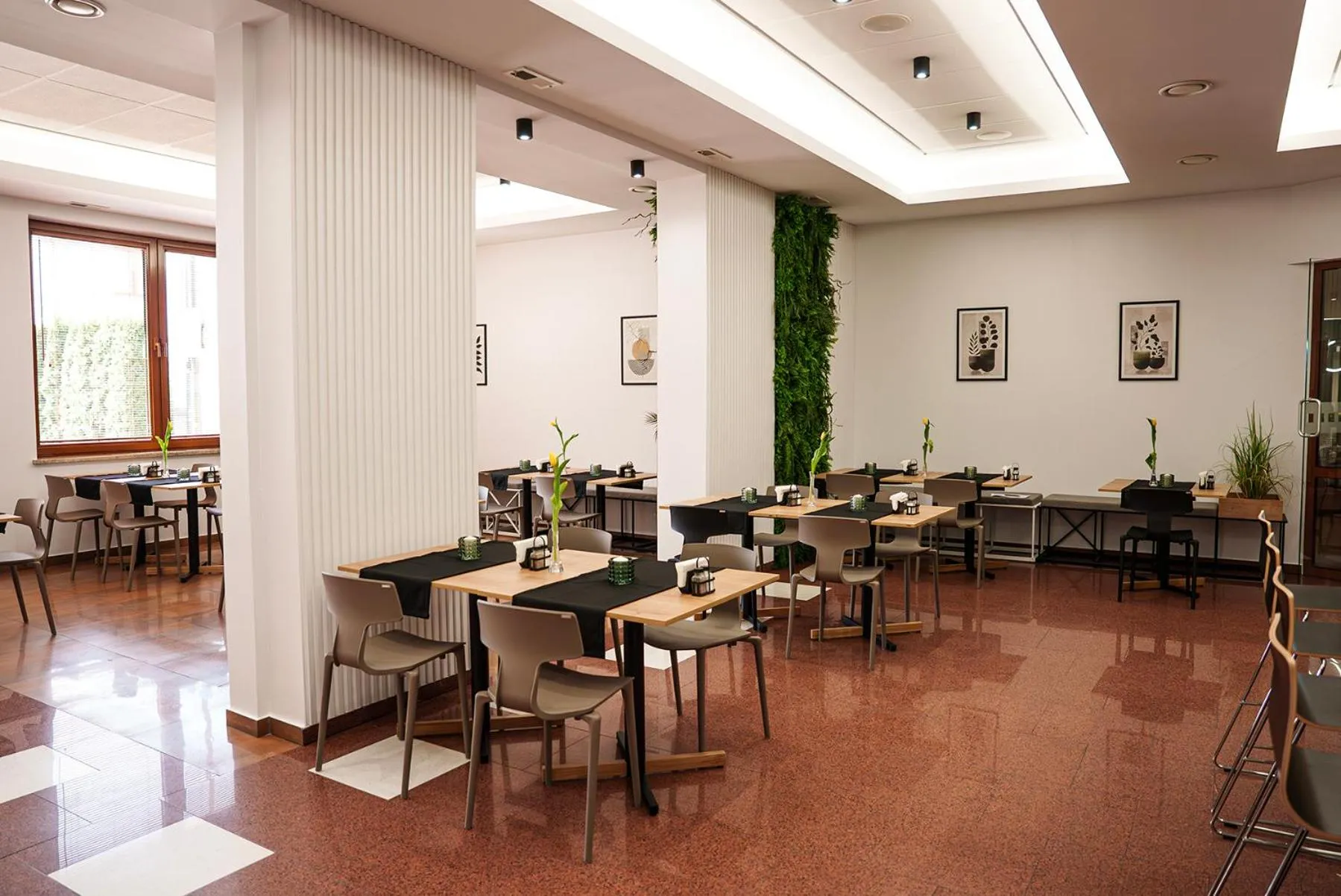 Restaurant/places to eat in Hotel Reśliński