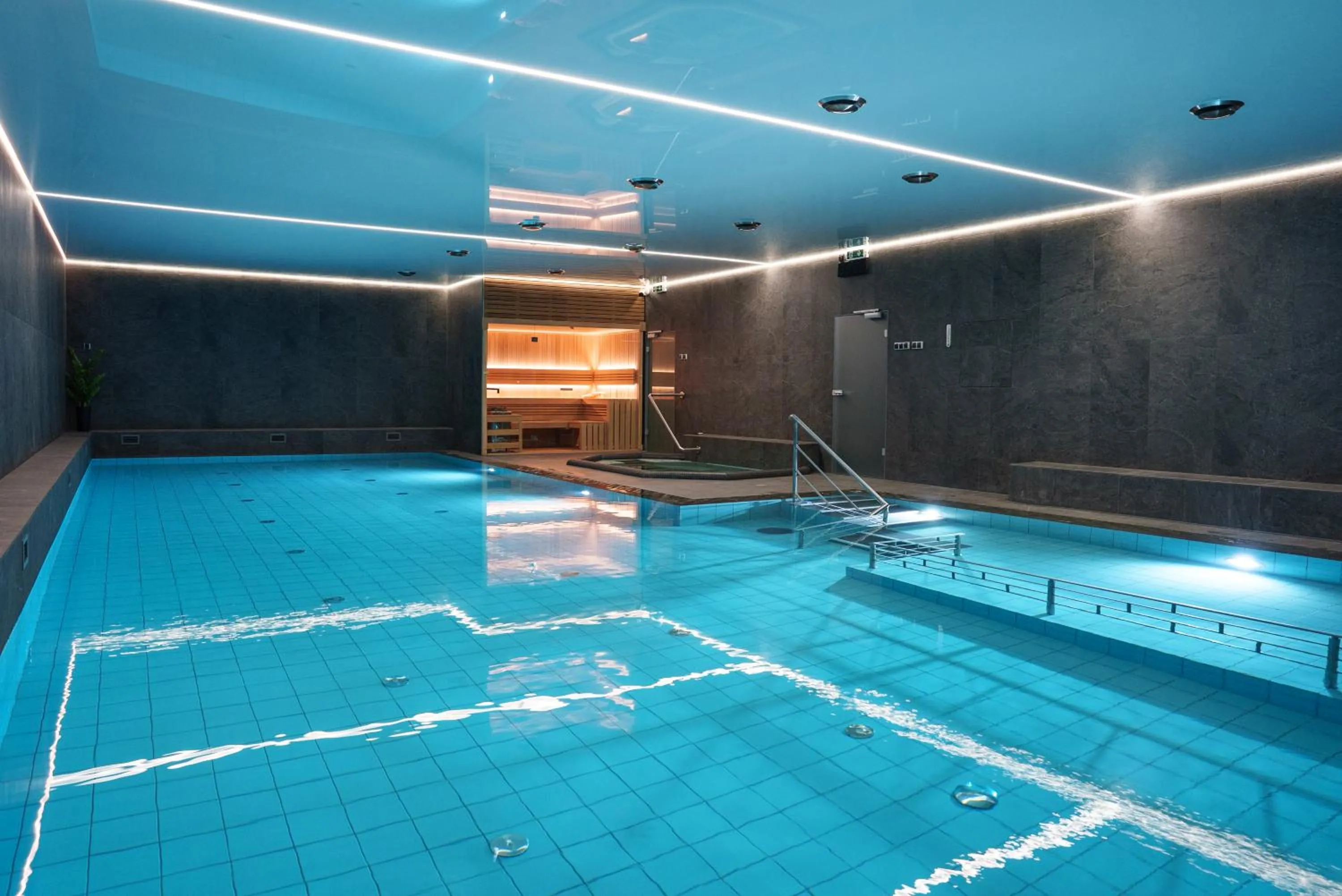 Swimming pool in Hotel Reśliński