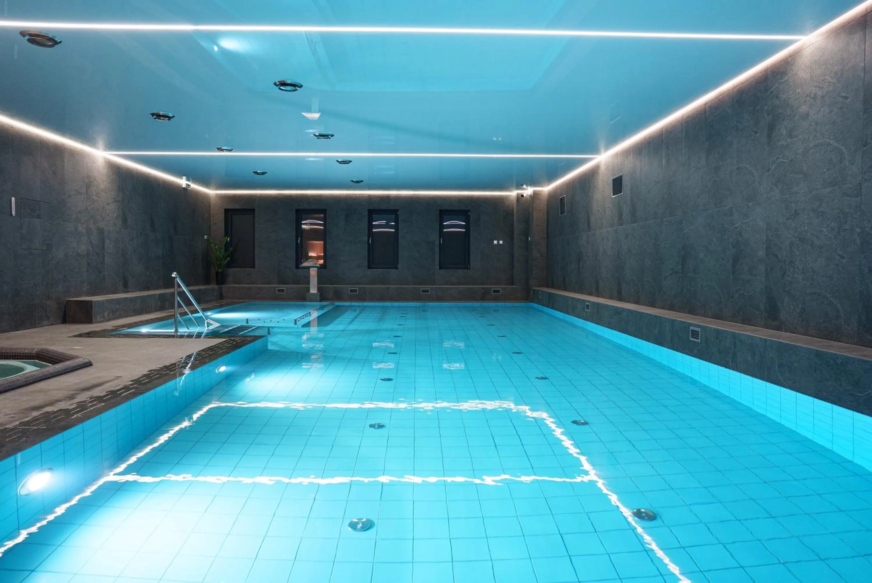 Swimming pool in Hotel Reśliński