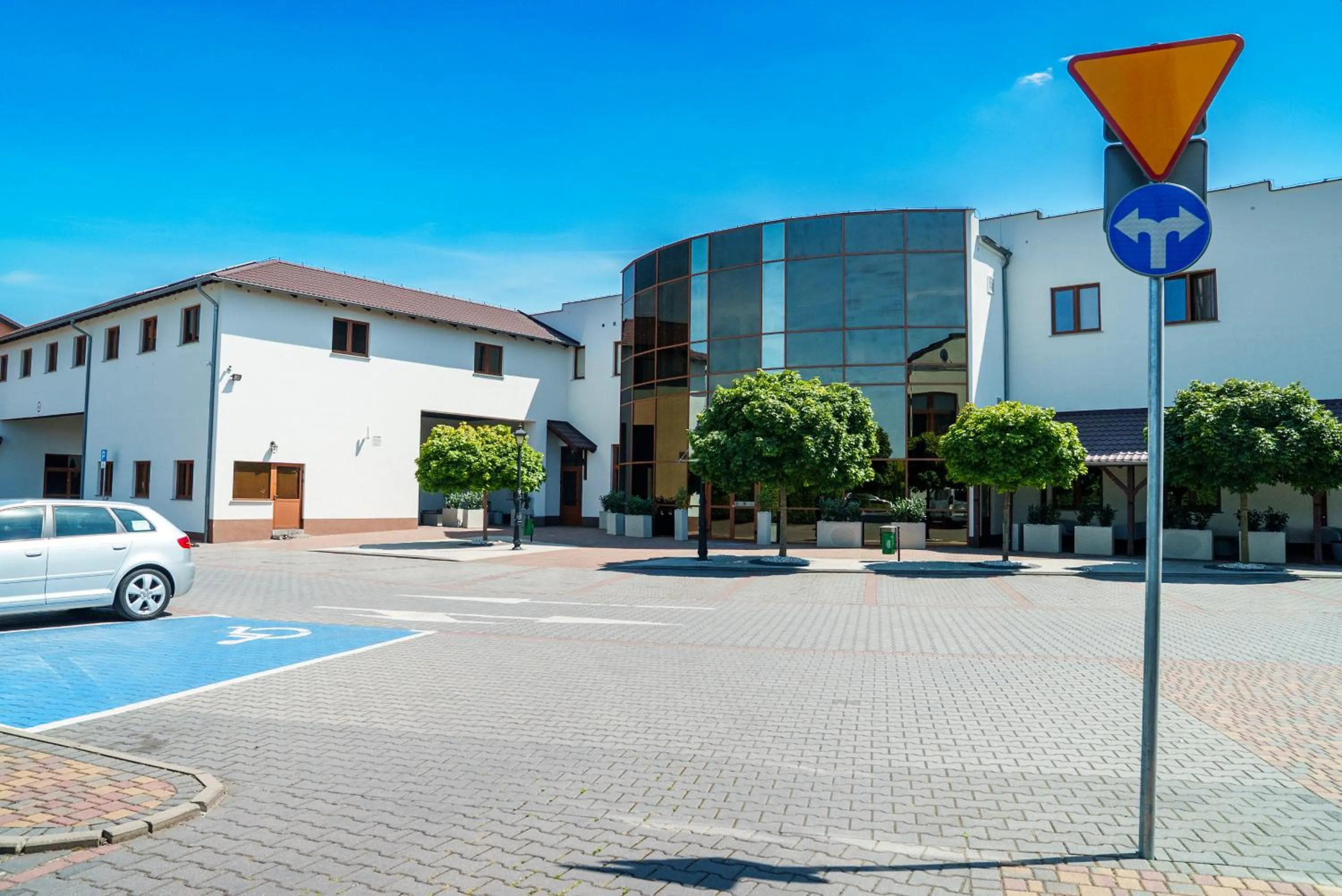 Property building in Hotel Reśliński