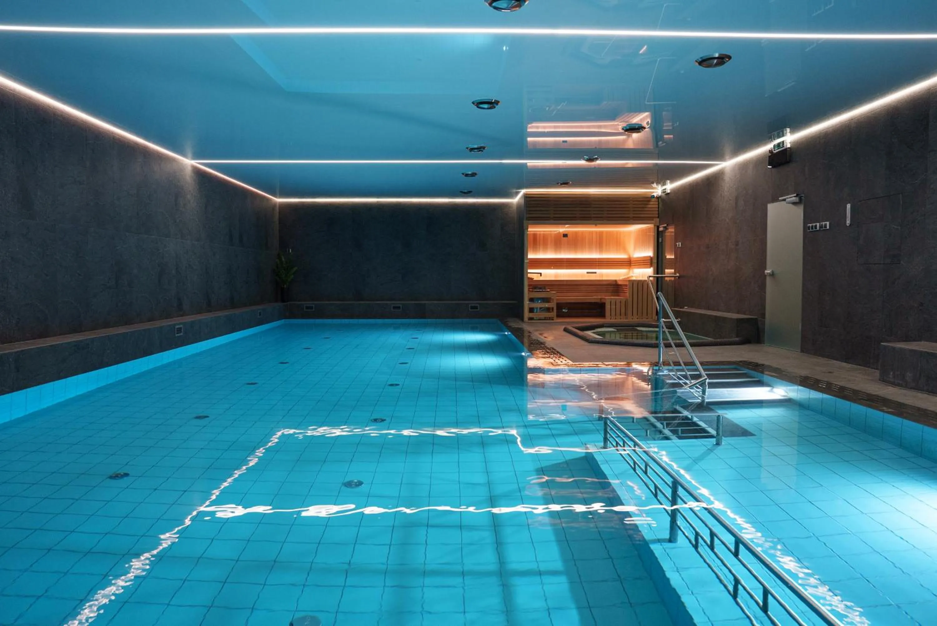 Swimming pool in Hotel Reśliński