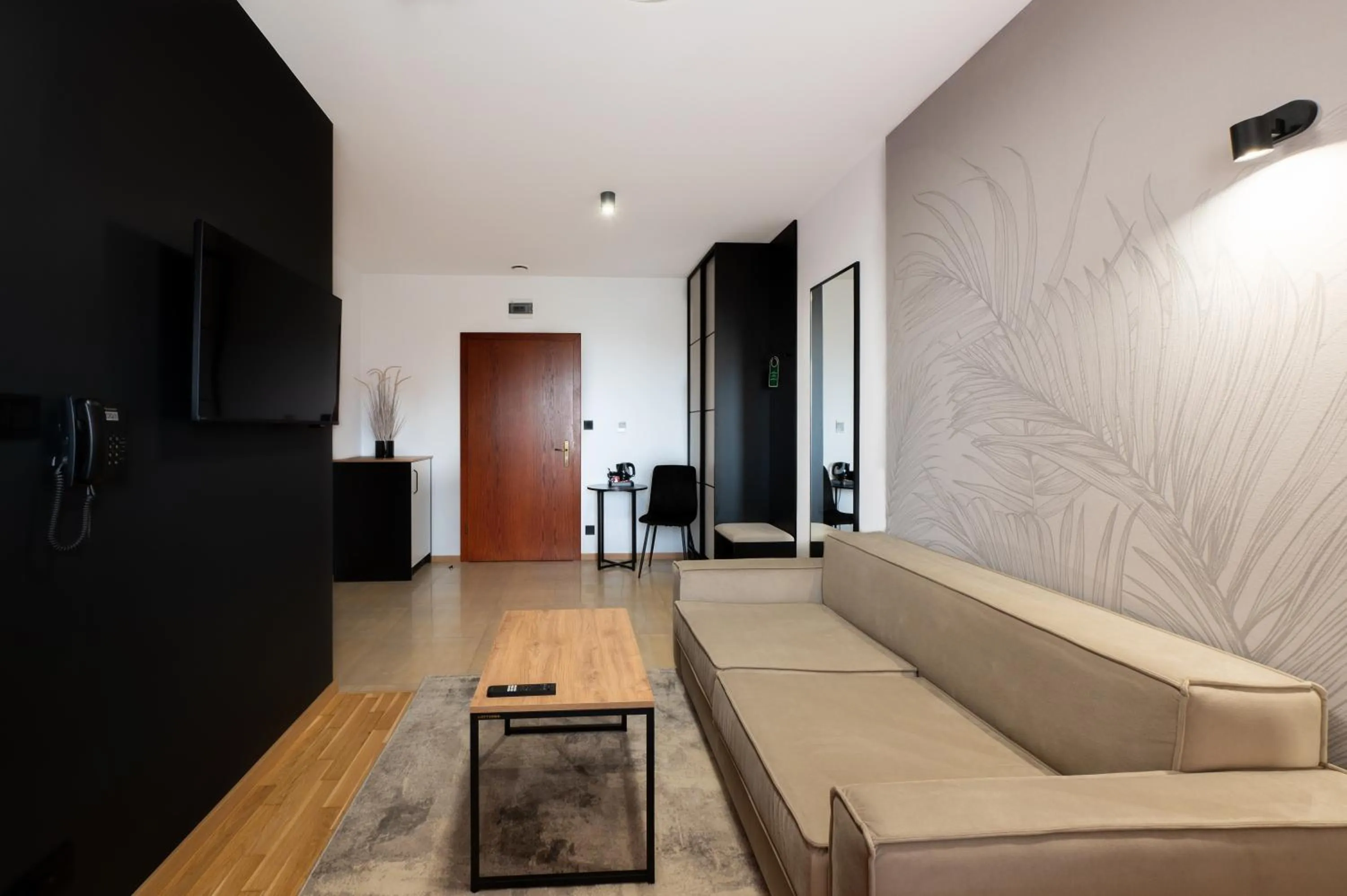 Communal lounge/ TV room in Hotel Reśliński