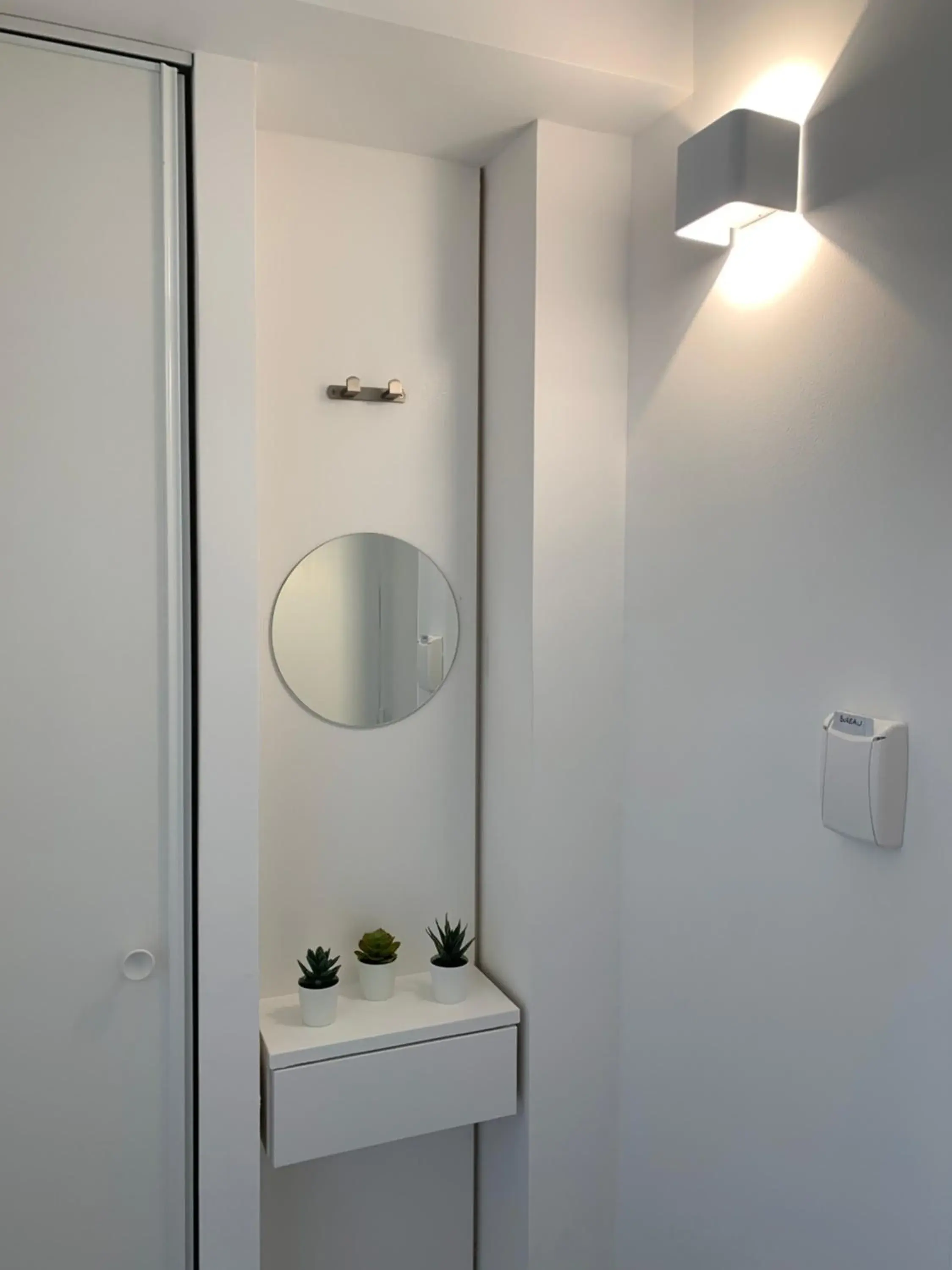 Bedroom, Bathroom in Moov'Appart Hotel Clichy