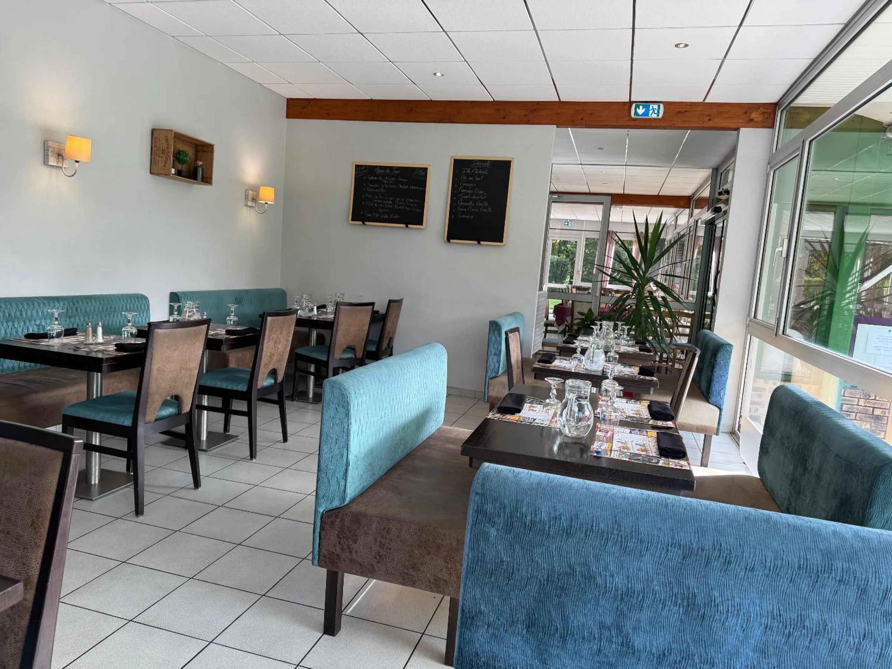 Restaurant/places to eat in Henri 4