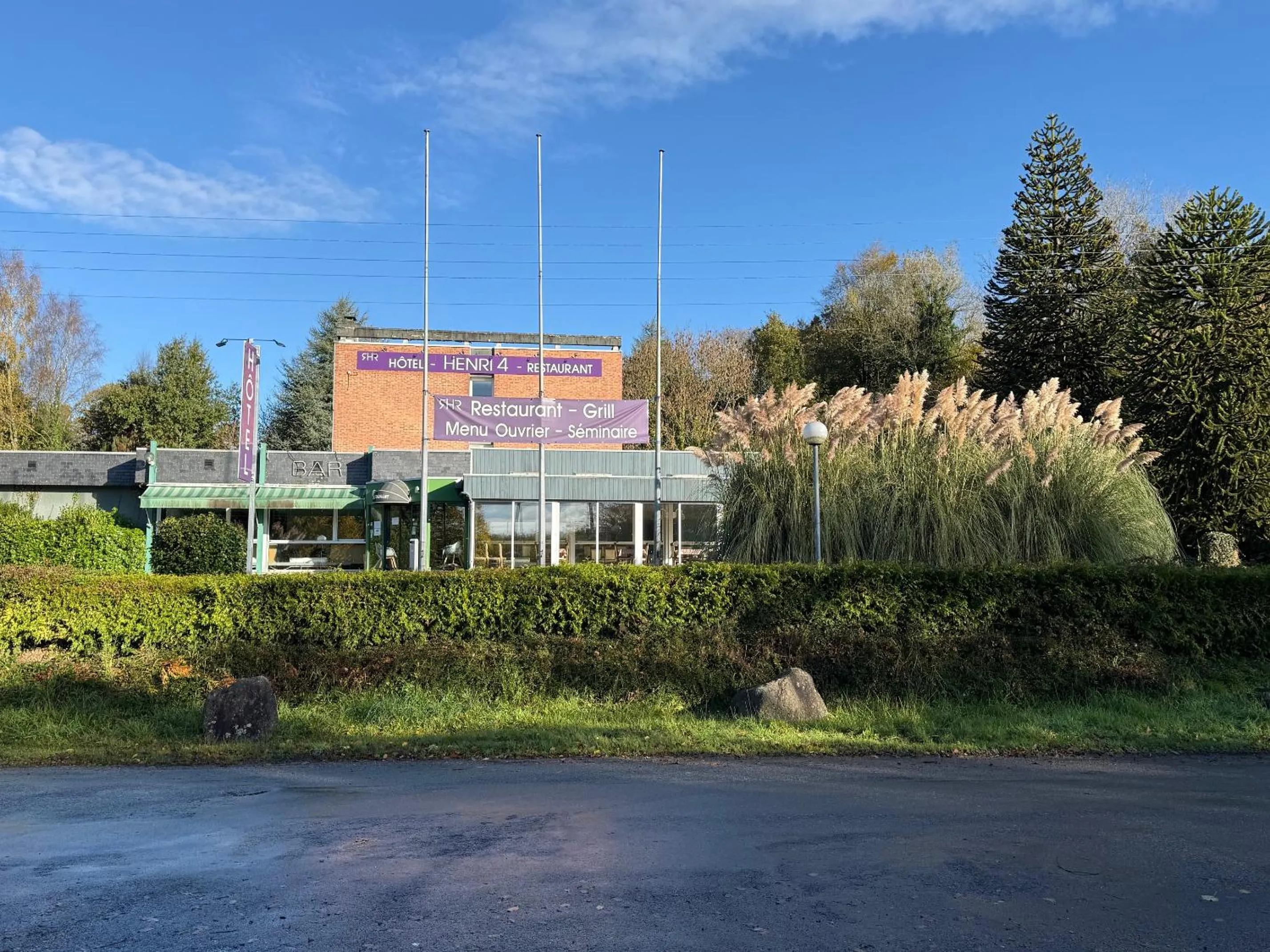 Property building in Henri 4