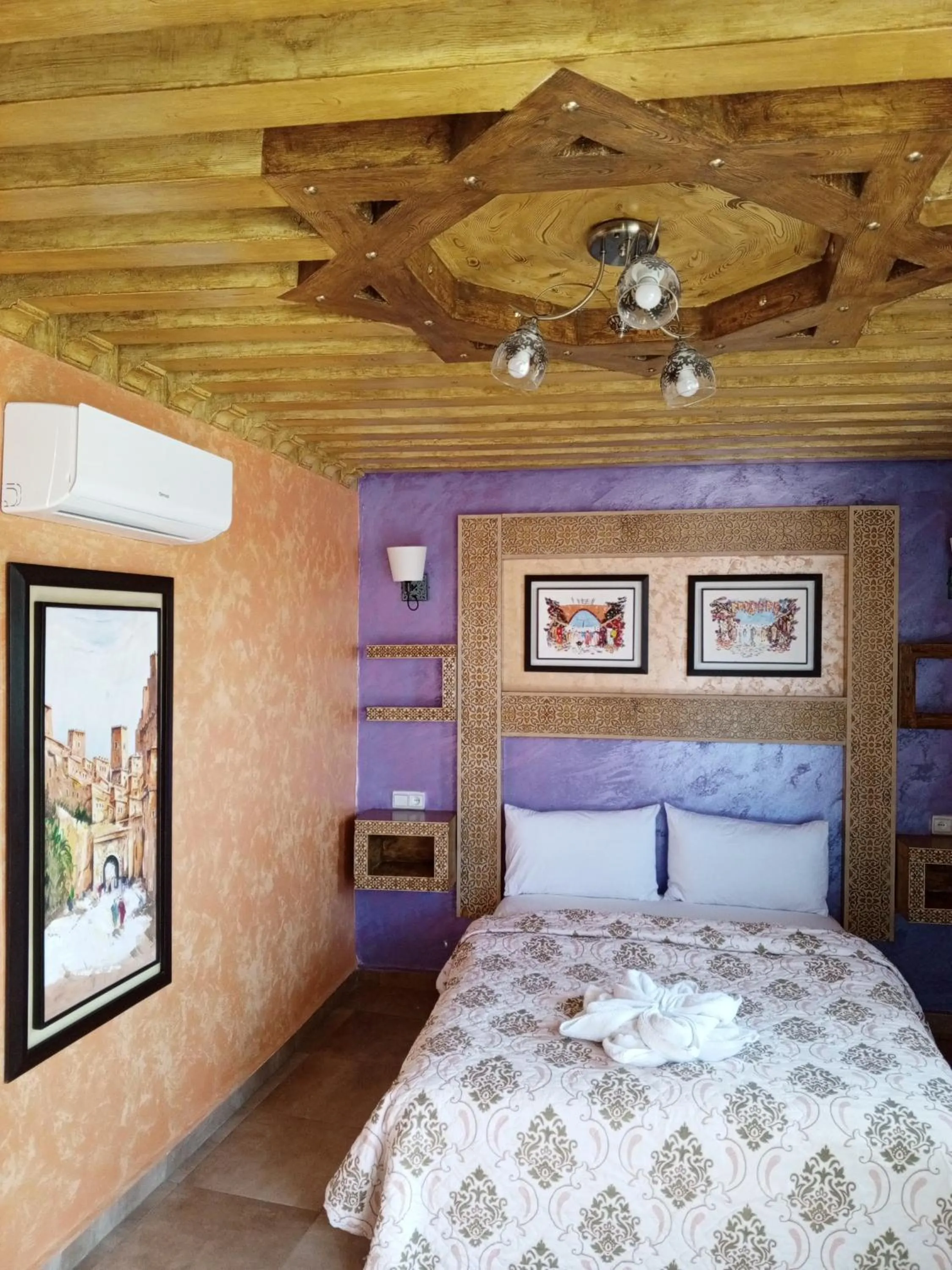 Bed in RIAD ESMERALDA By Dar Ouezzani