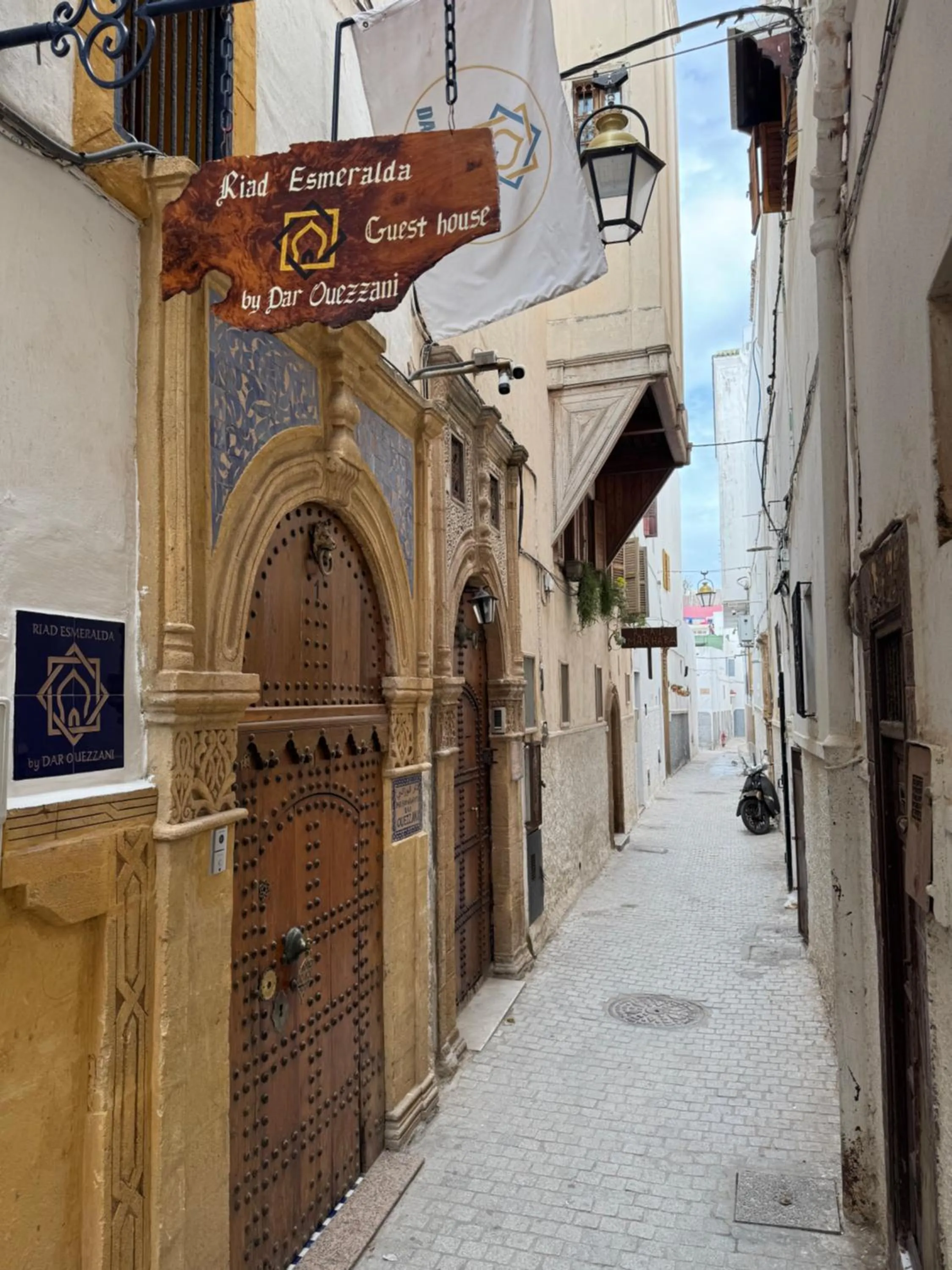 Facade/entrance in RIAD ESMERALDA By Dar Ouezzani